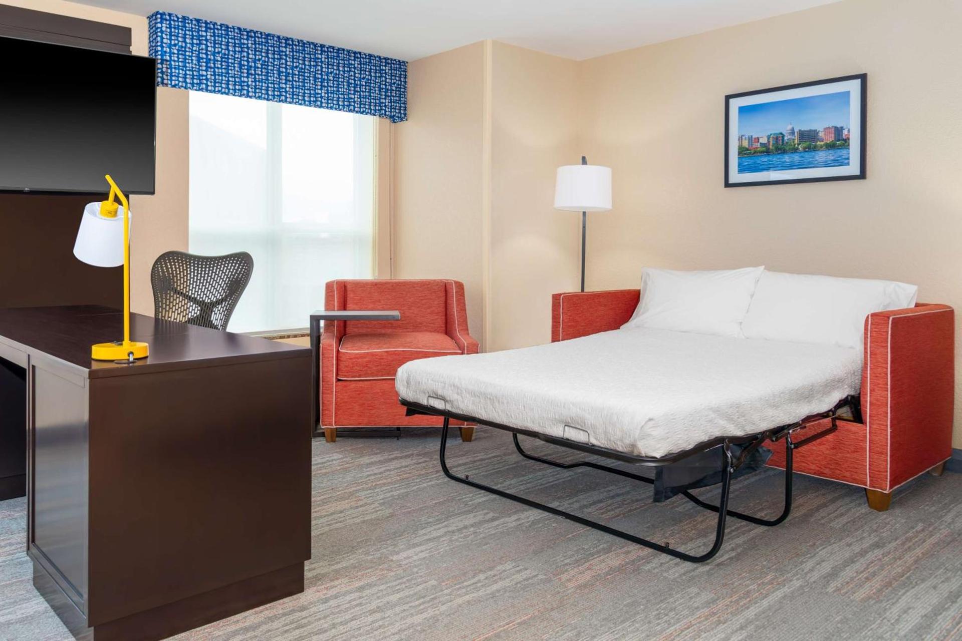 Hampton Inn & Suites Madison Downtown photo 40