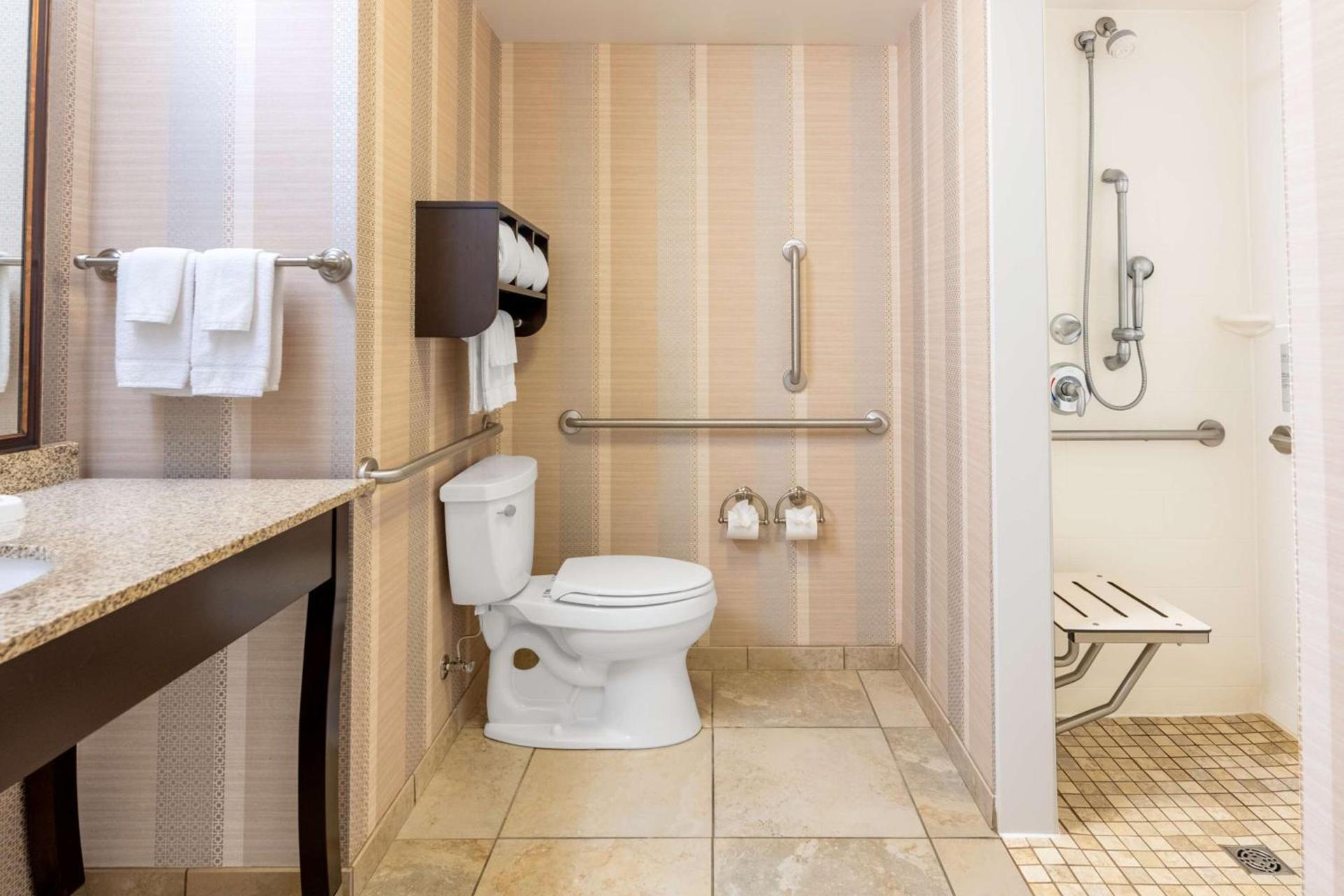 Hampton Inn & Suites Madison Downtown photo 44