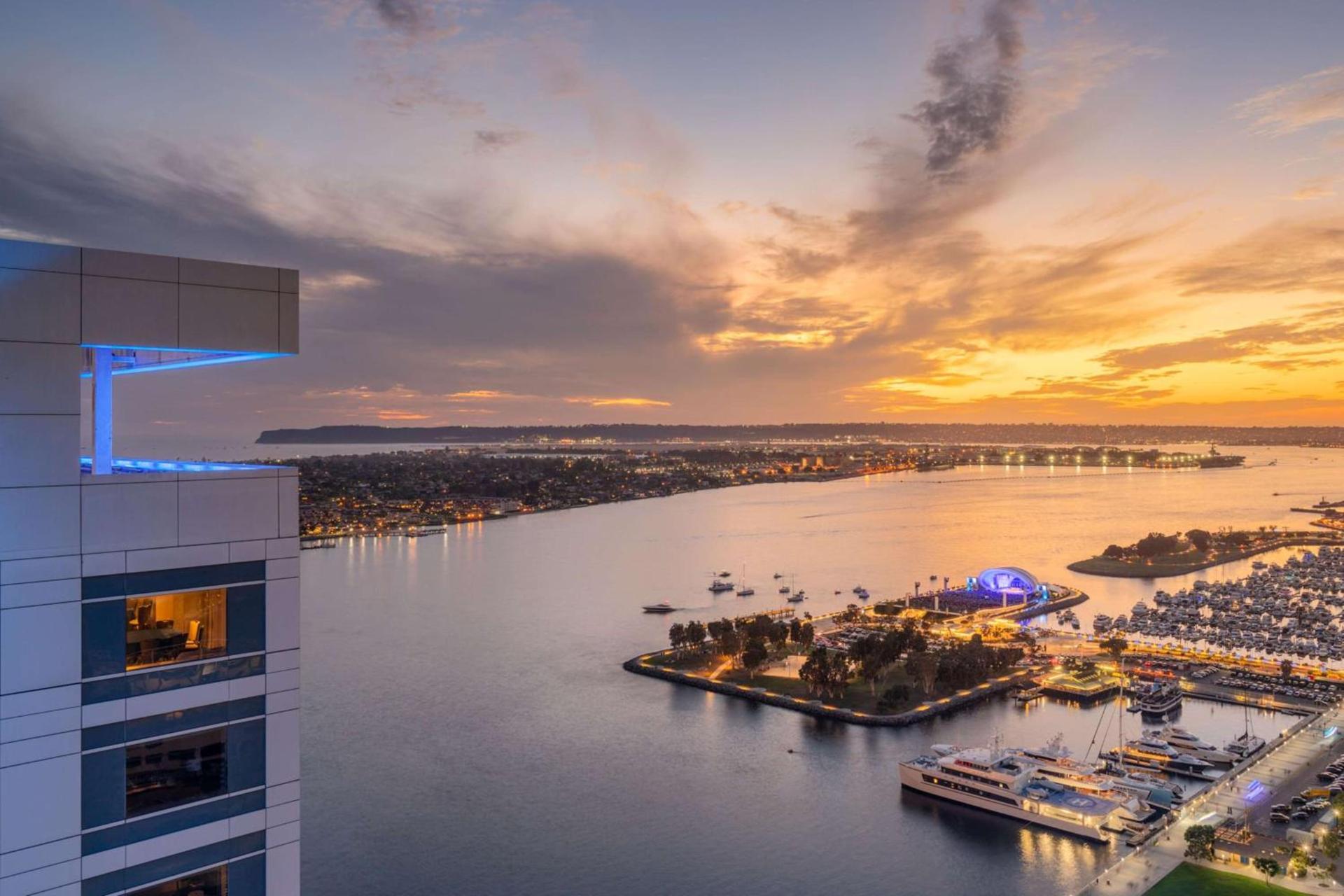 Hilton San Diego Bayfront photo 13