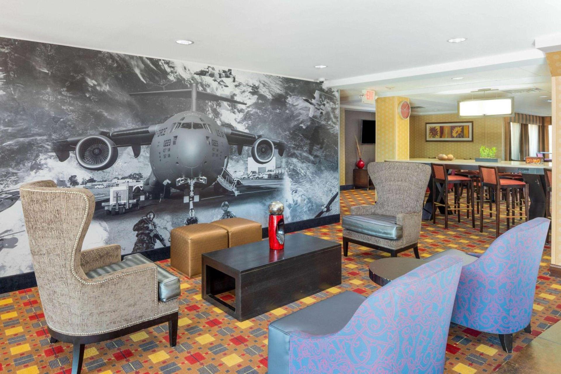 La Quinta by Wyndham Warner Robins - Robins AFB photo 10