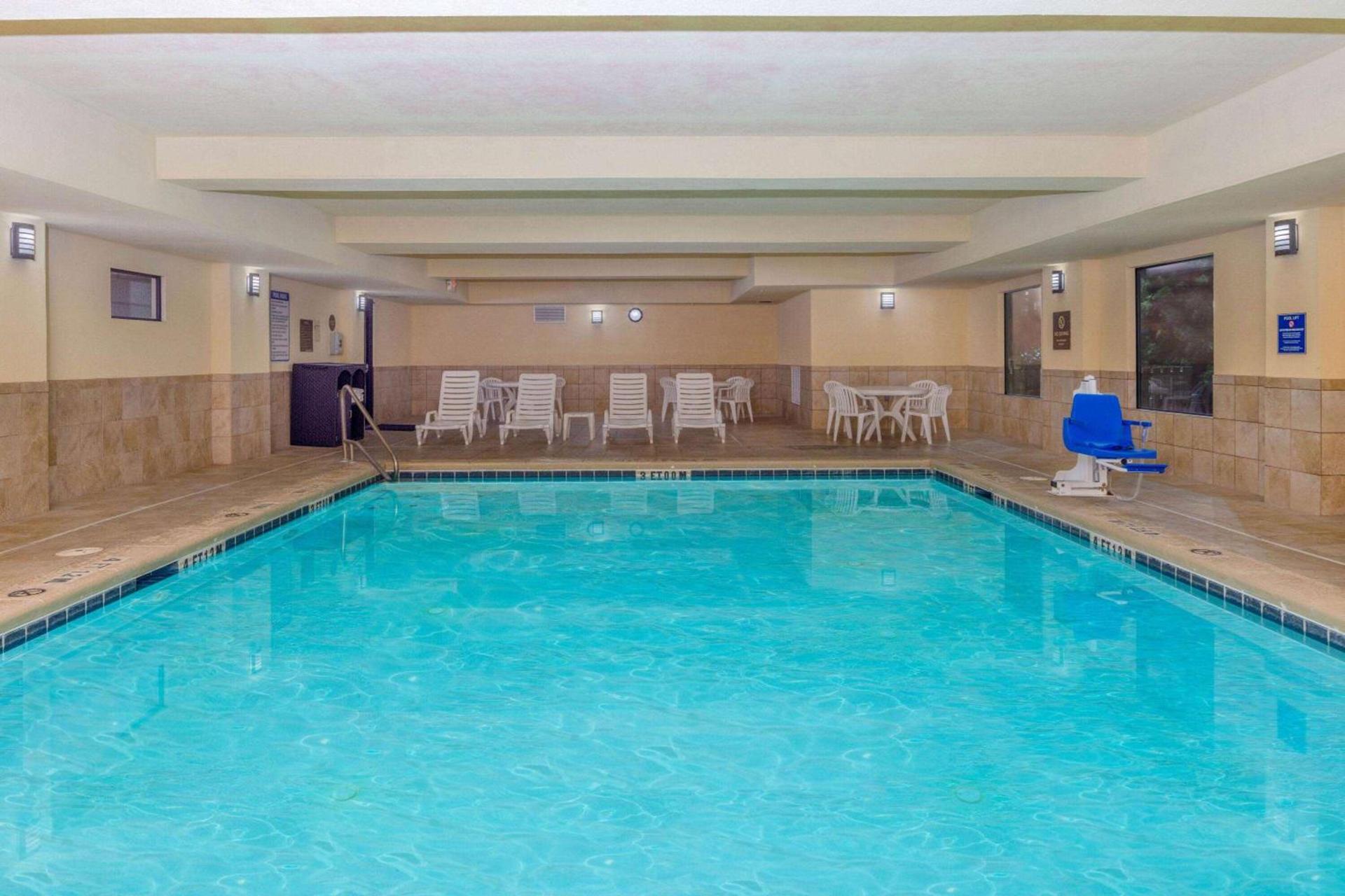La Quinta by Wyndham Warner Robins - Robins AFB photo 11