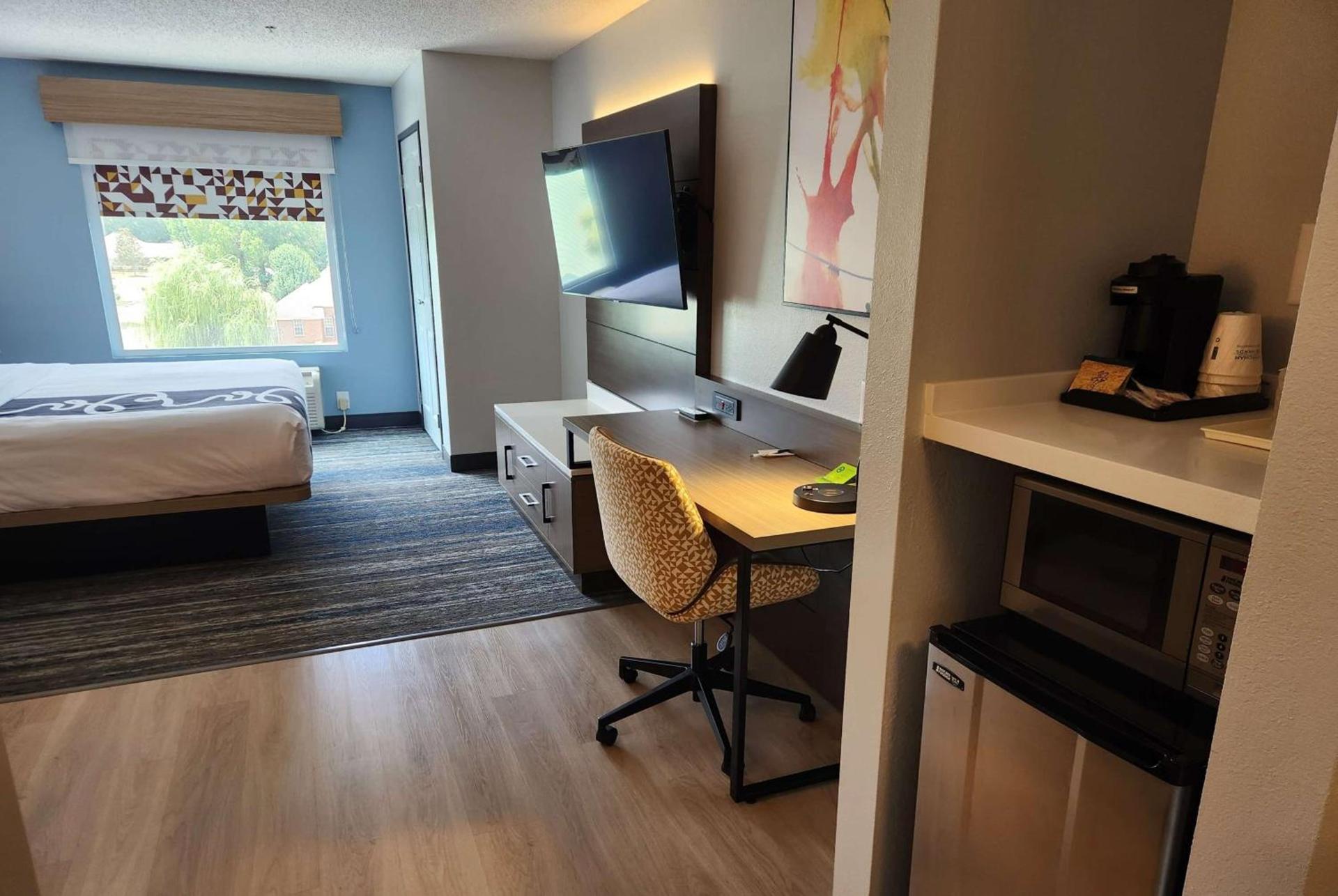 La Quinta by Wyndham Warner Robins - Robins AFB photo 16