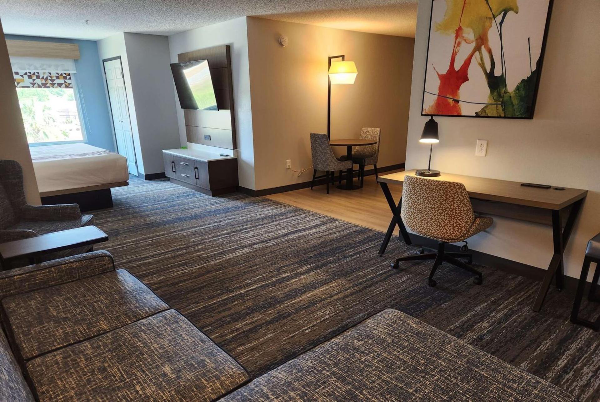 La Quinta by Wyndham Warner Robins - Robins AFB photo 19