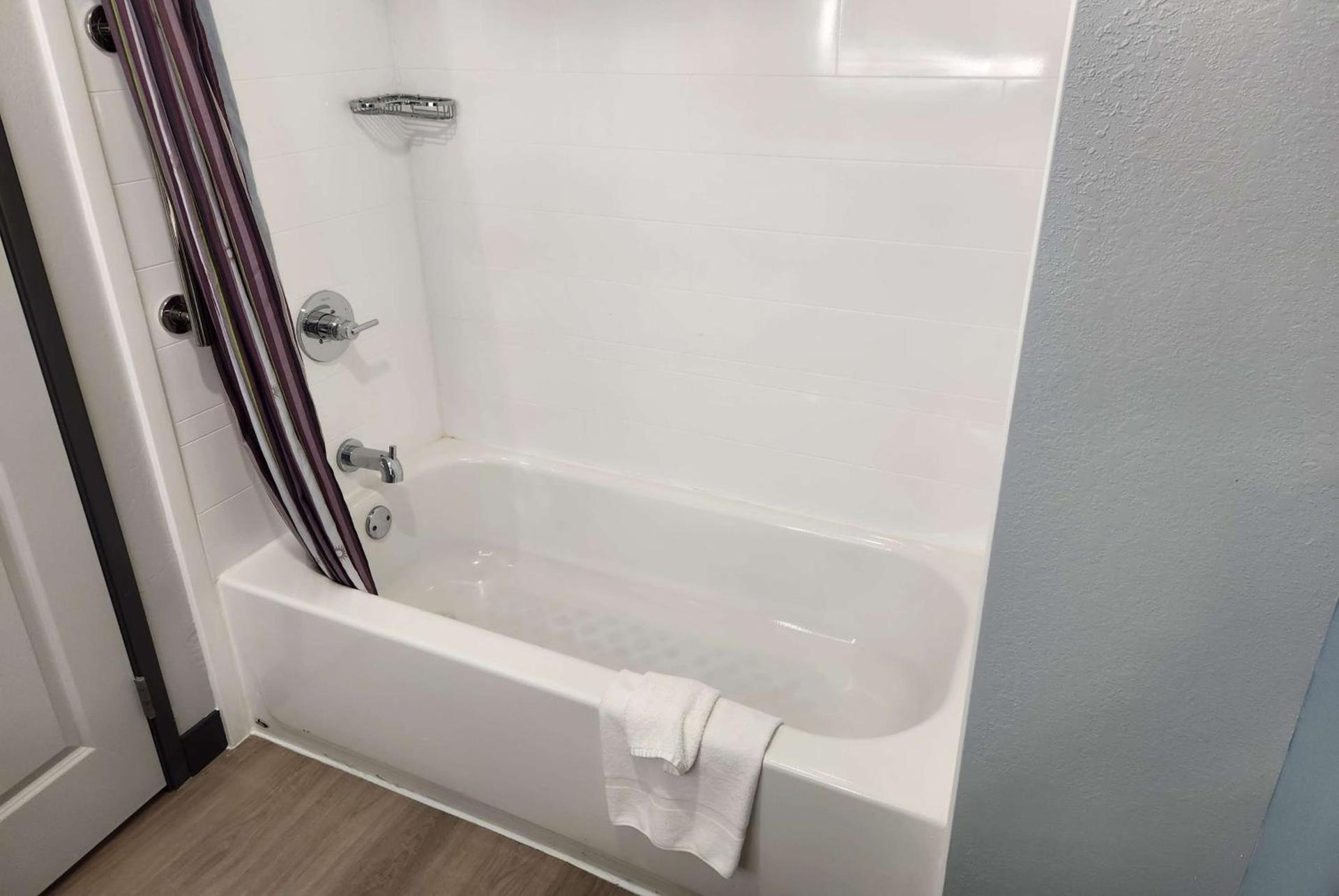 La Quinta by Wyndham Warner Robins - Robins AFB photo 27