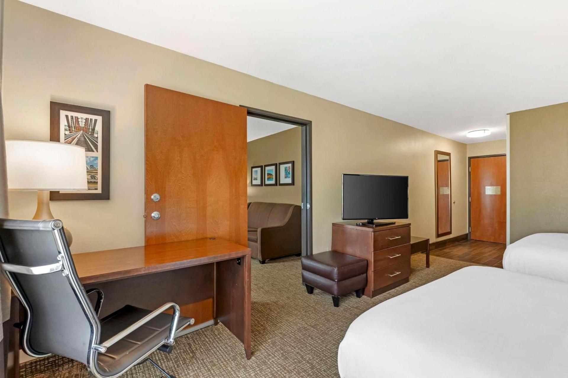 Comfort Inn & Suites Grinnell near I-80 photo 20