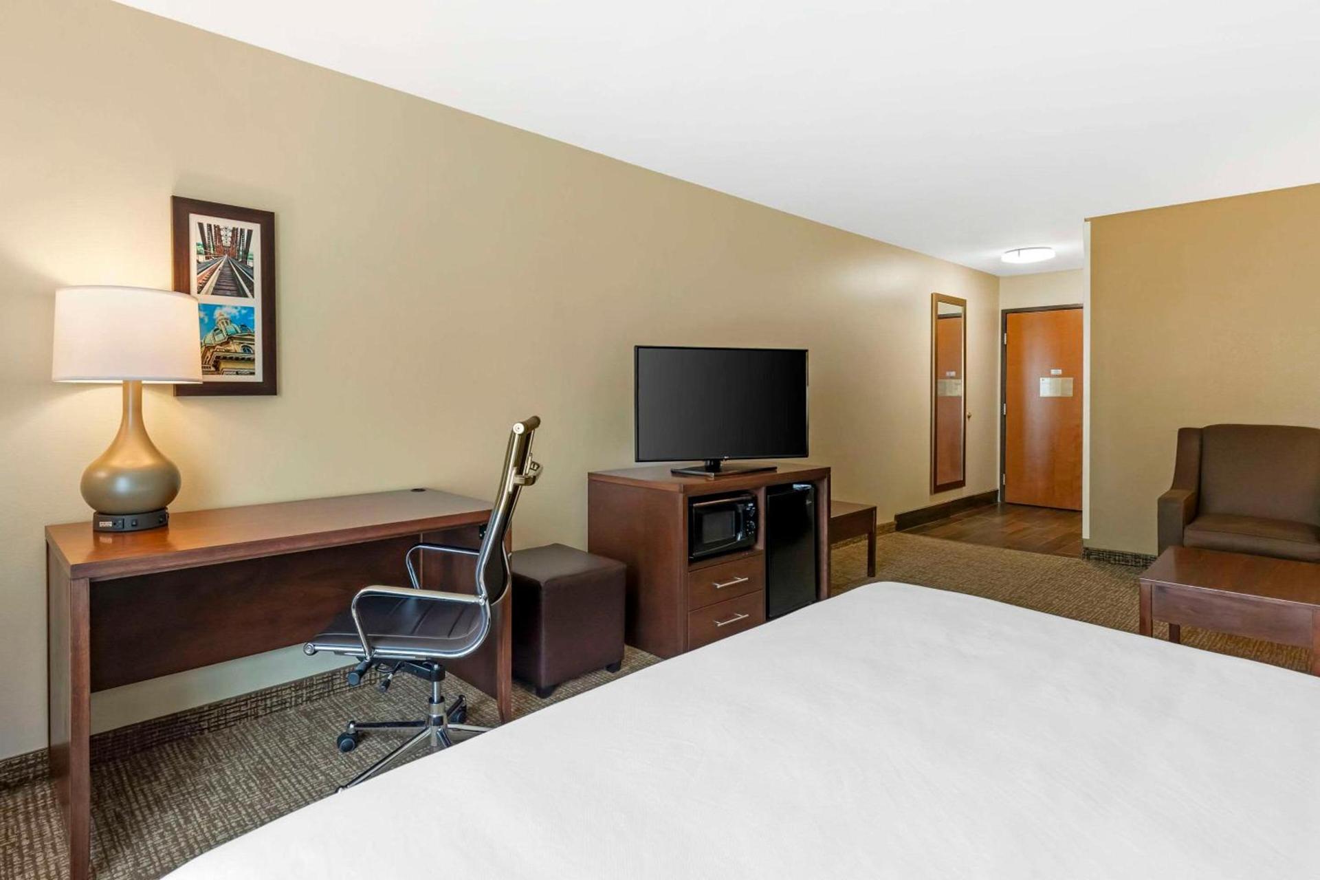 Comfort Inn & Suites Grinnell near I-80 photo 24