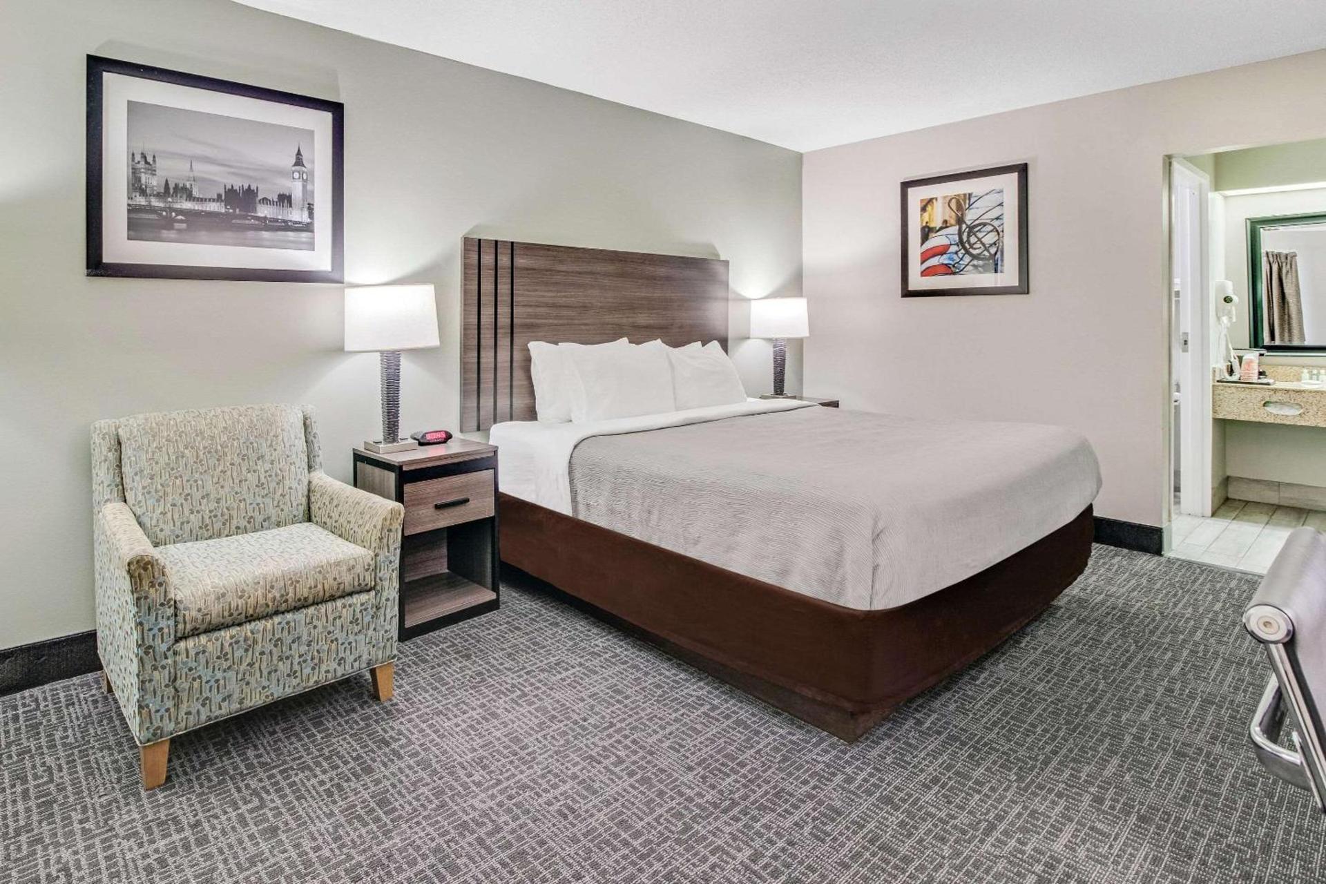 Quality Inn White House photo 8