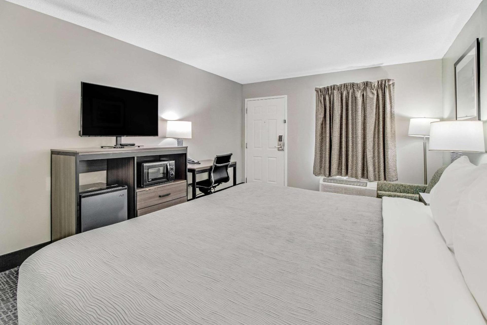Quality Inn White House photo 13