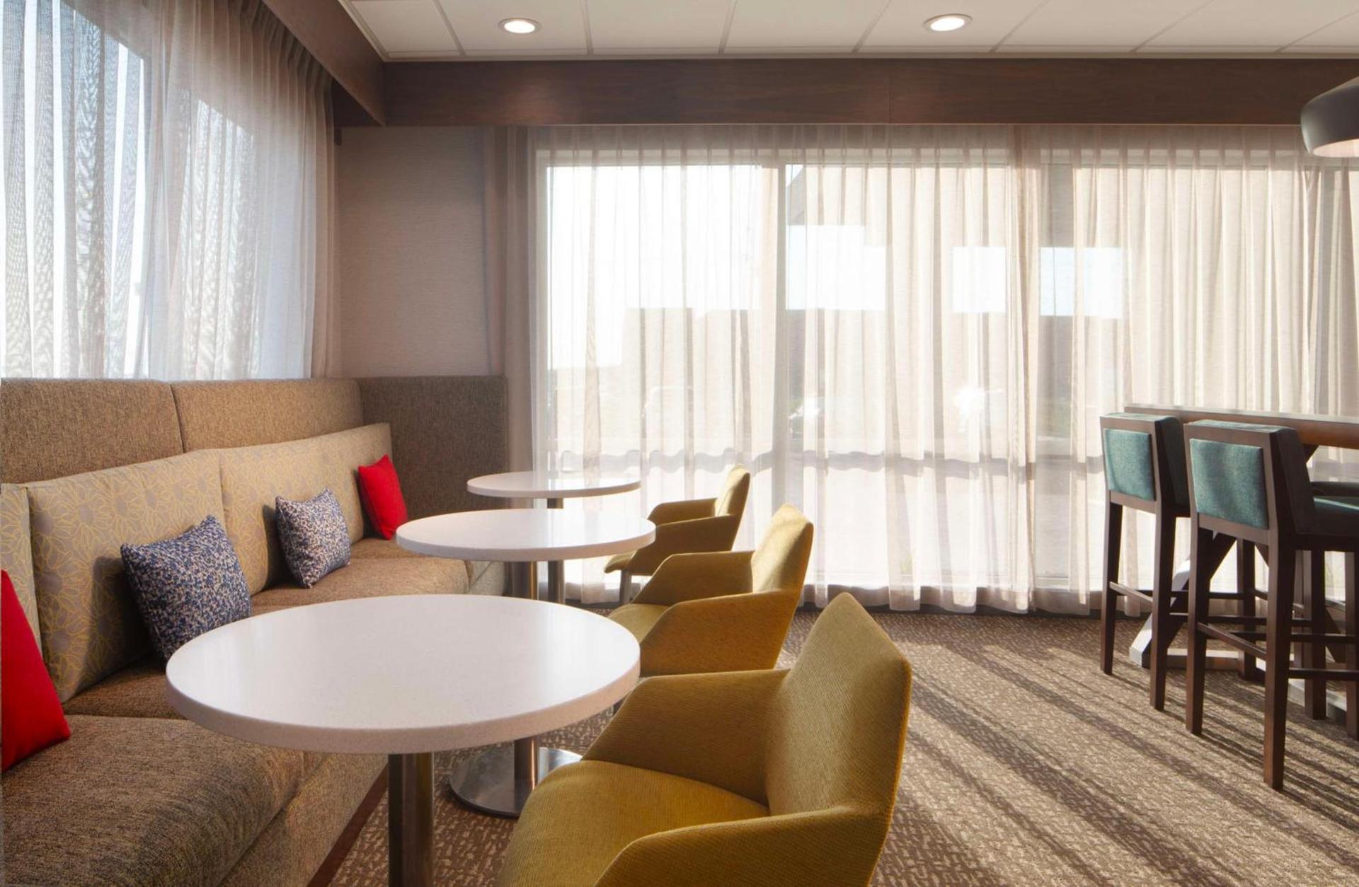 Hampton Inn Ogallala photo 9