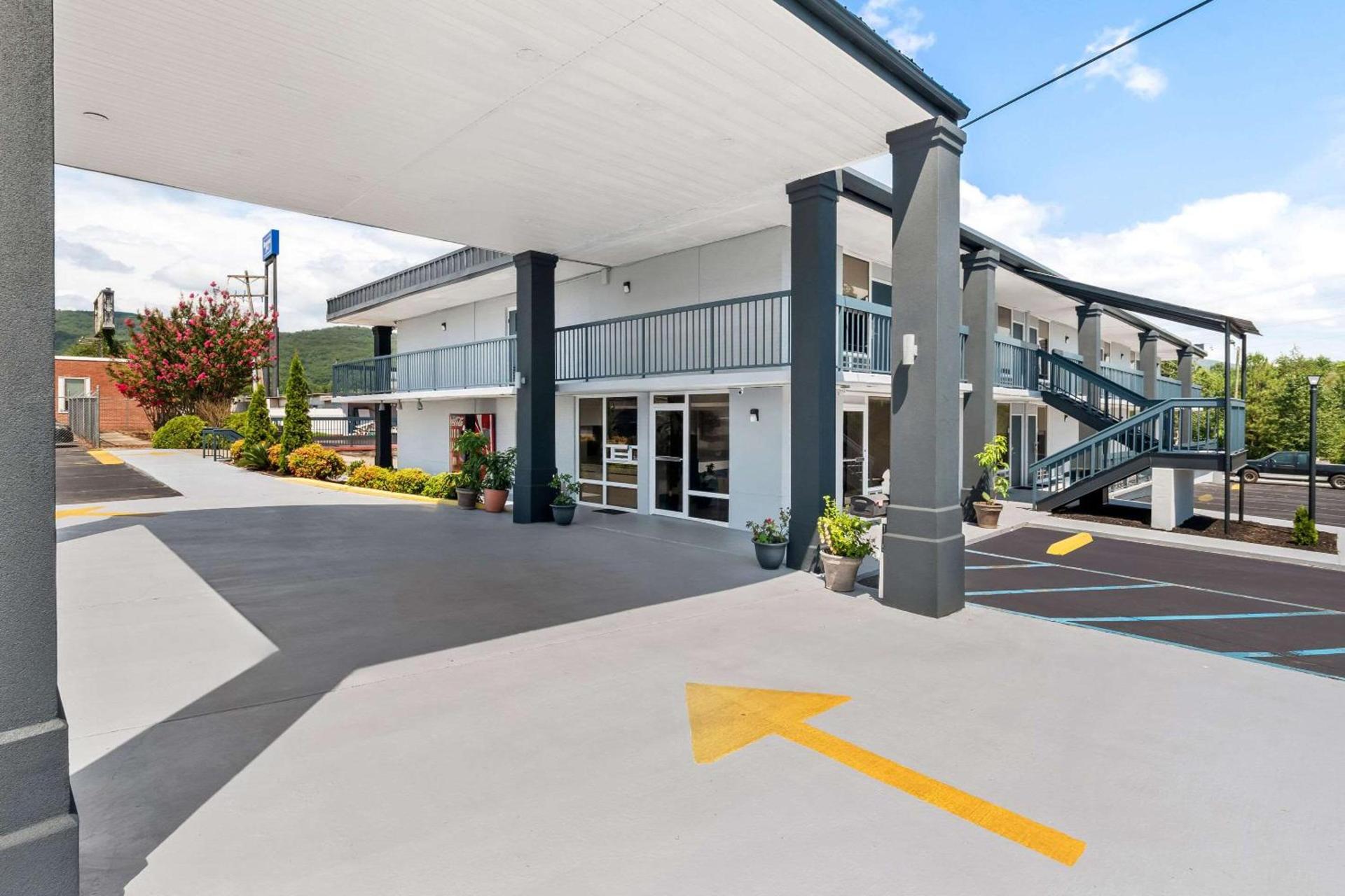 Rodeway Inn Dalton South photo 3