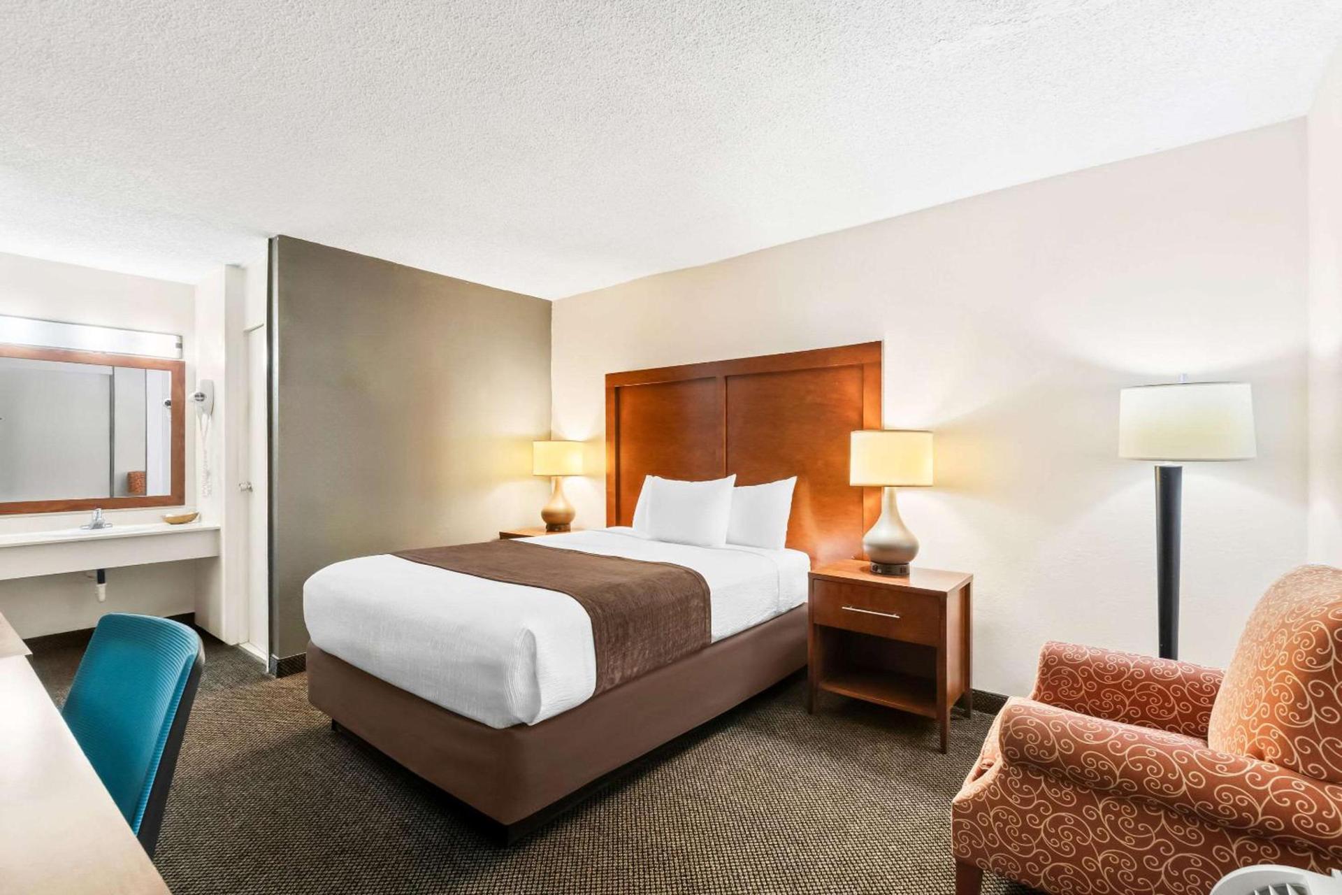 Rodeway Inn Dalton South photo 10