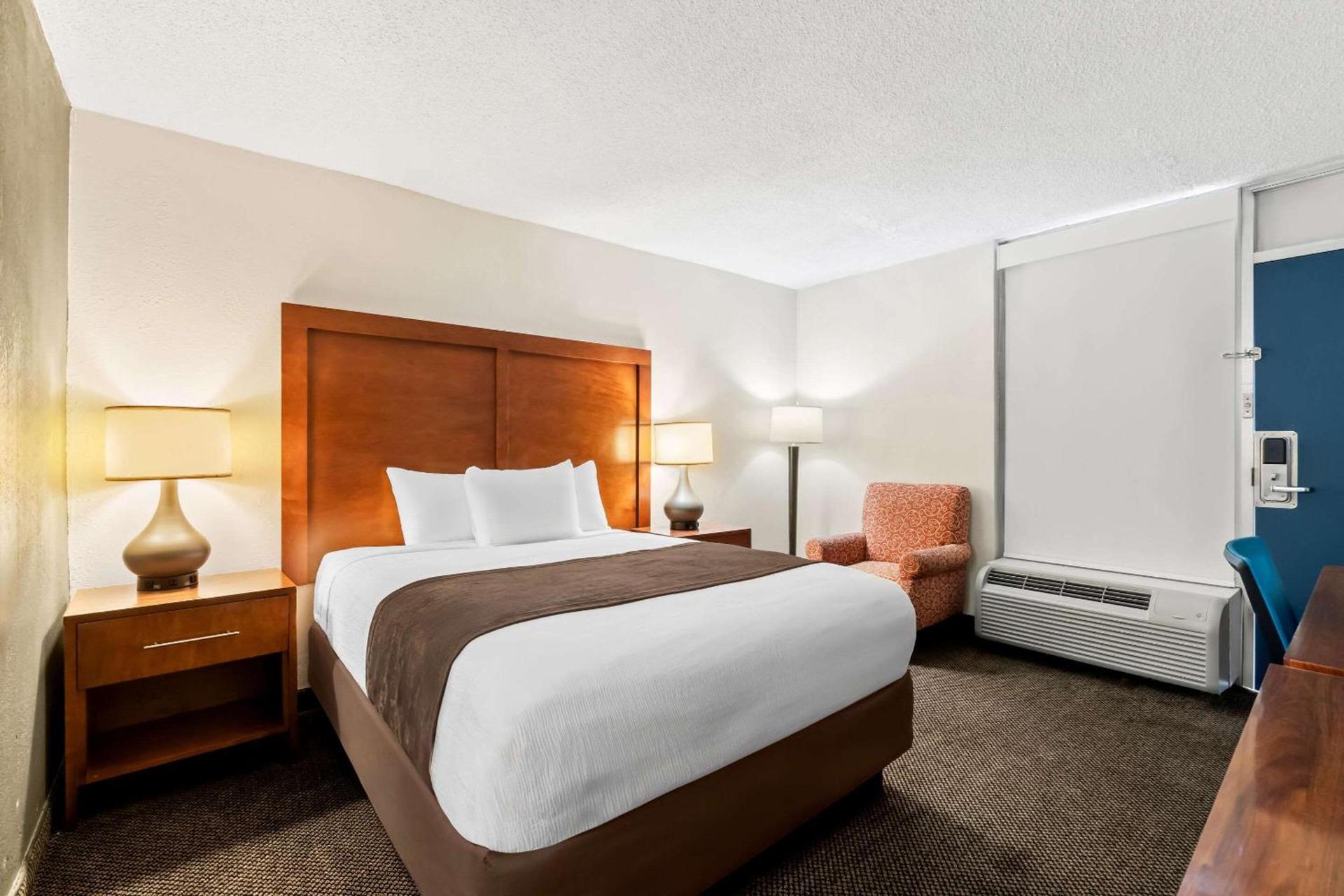 Rodeway Inn Dalton South photo 12