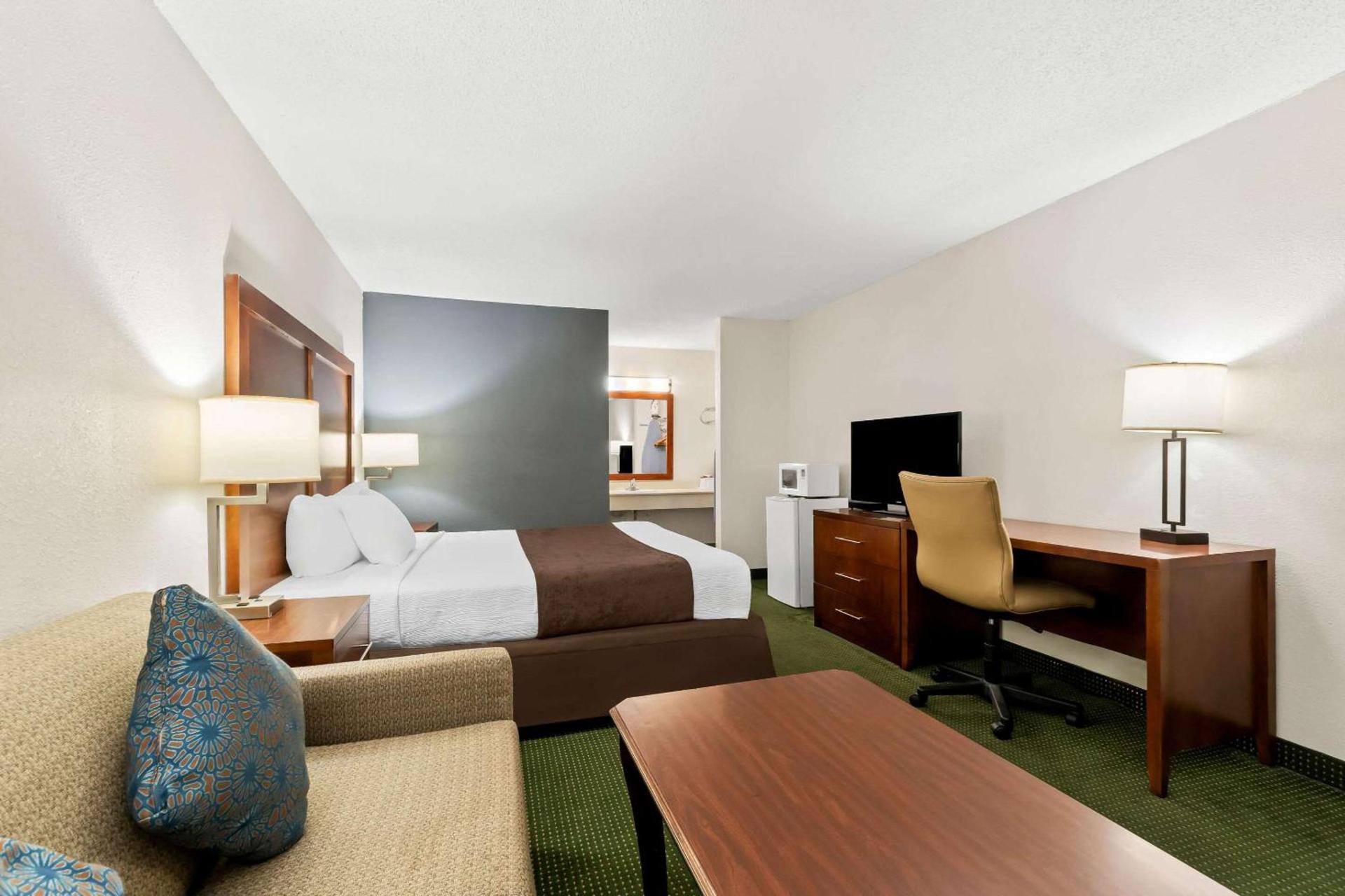 Rodeway Inn Dalton South photo 20