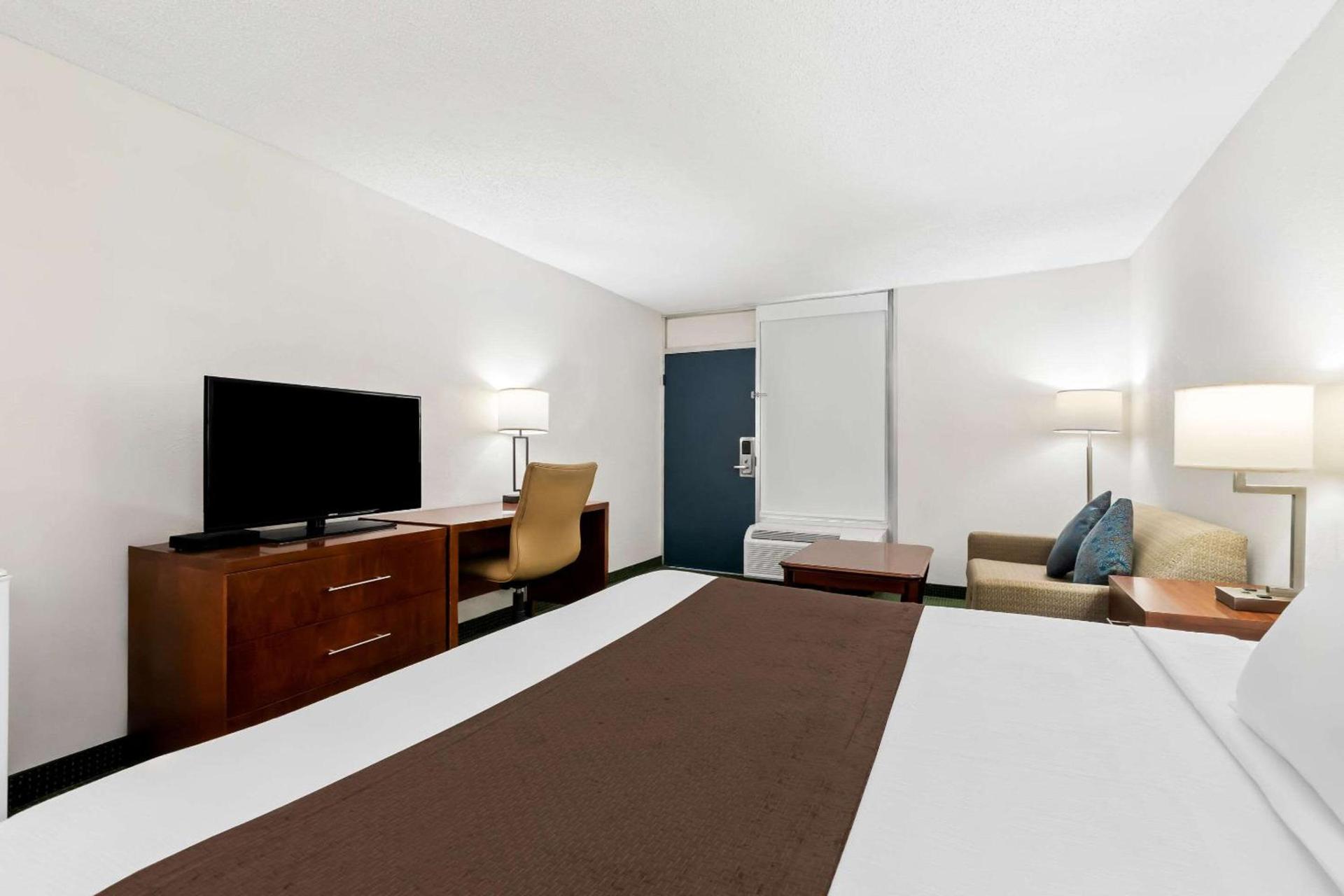 Rodeway Inn Dalton South photo 22
