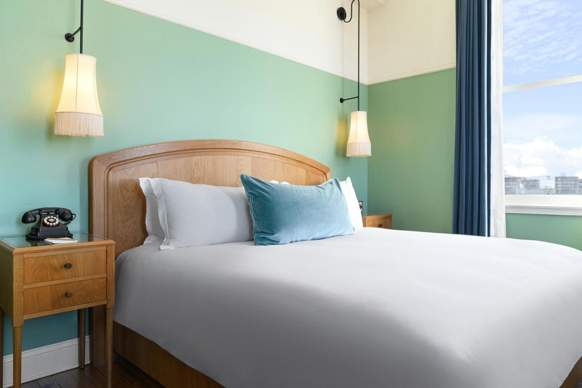 The Drayton Hotel Savannah, Curio Collection by Hilton photo 48