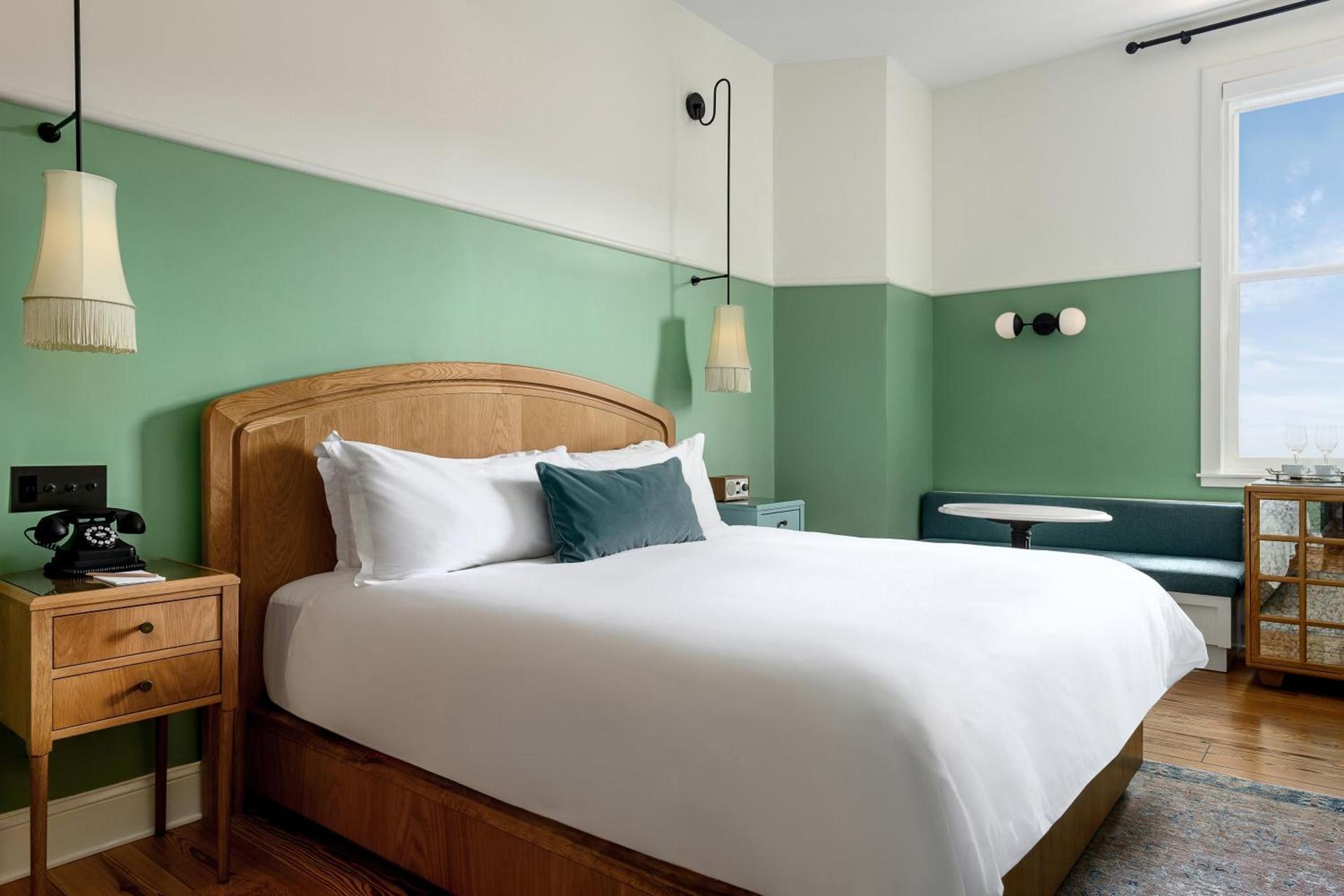 The Drayton Hotel Savannah, Curio Collection by Hilton photo 55