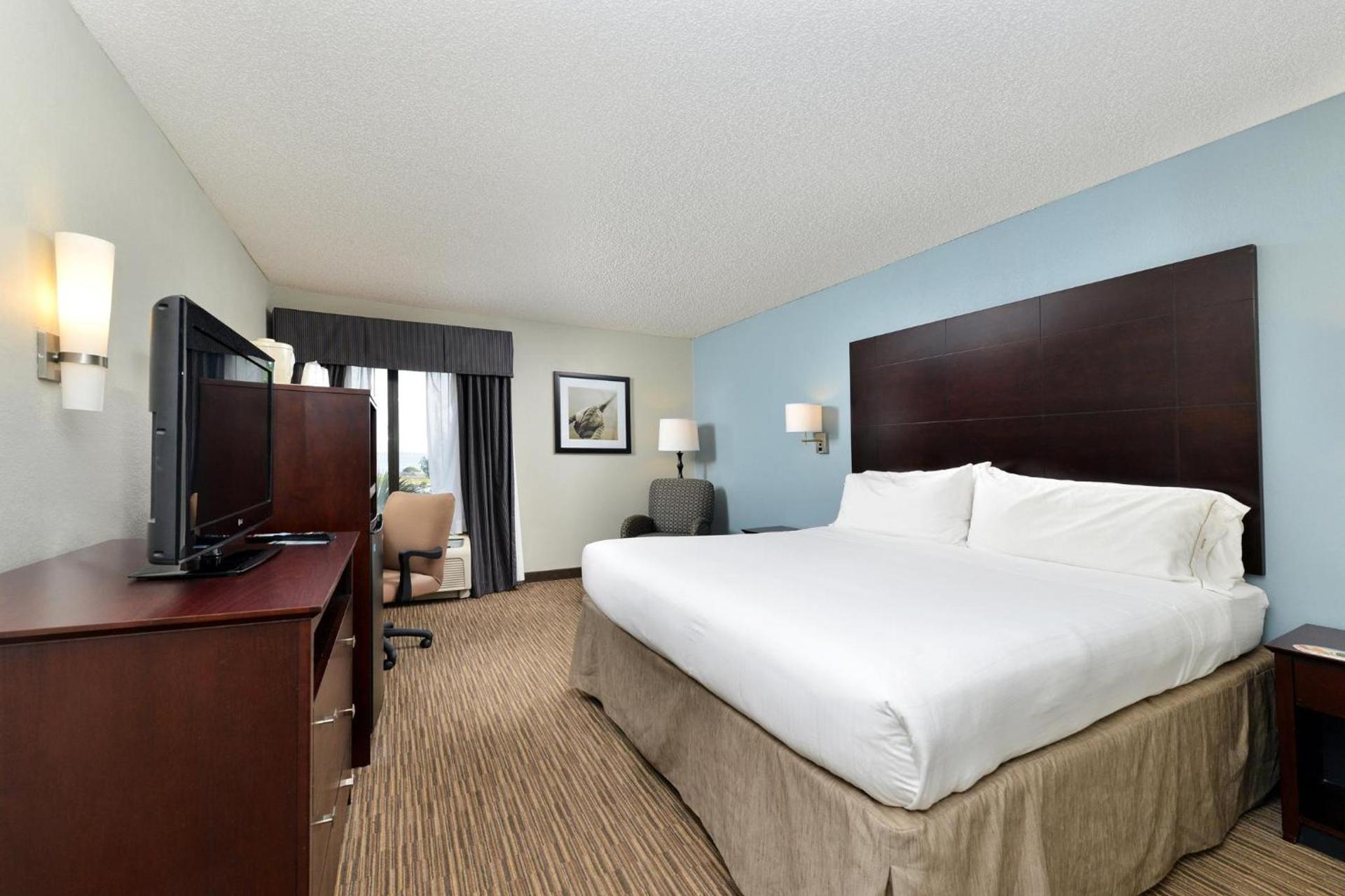 Holiday Inn Express Hotel & Suites Tampa-Rocky Point Island by IHG photo 12
