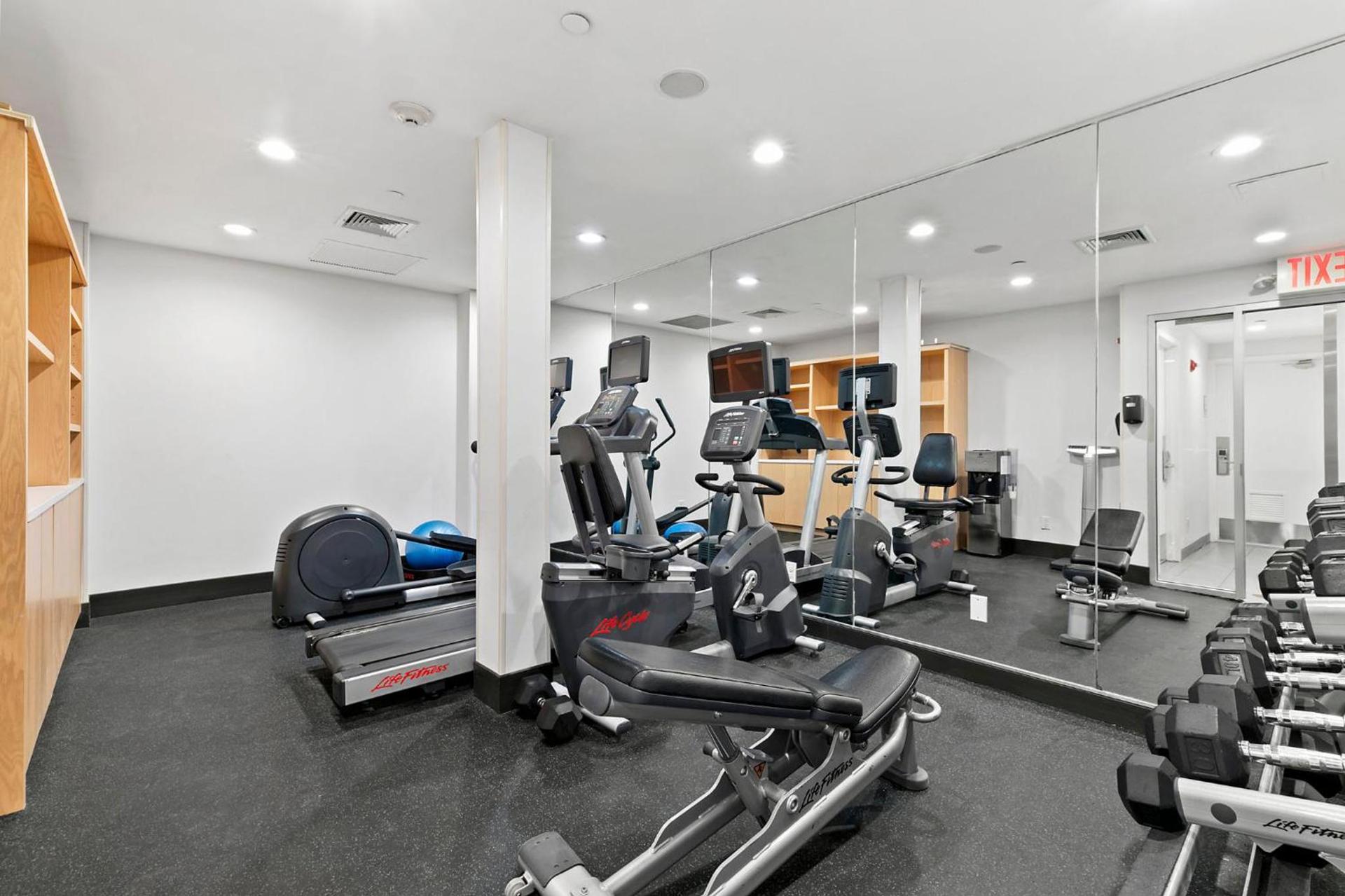 Holiday Inn Manhattan 6th Ave - Chelsea by IHG photo 33