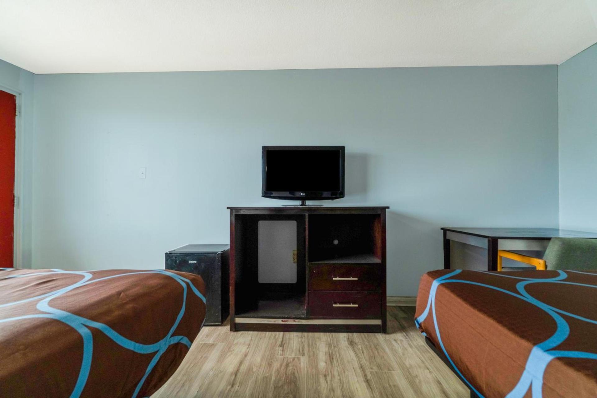 Lamplighter Inn By OYO Independence photo 11