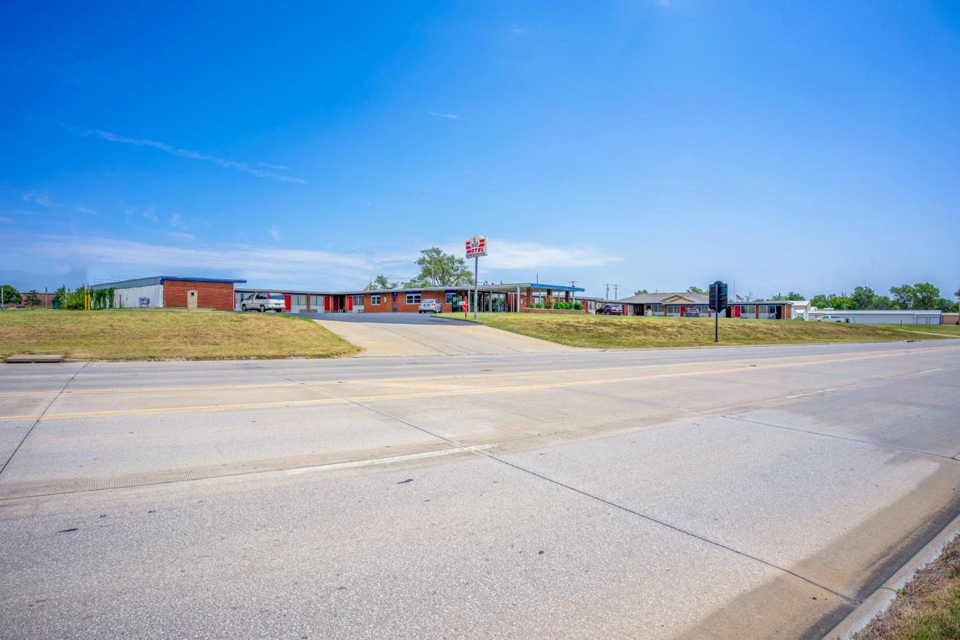 Lamplighter Inn By OYO Independence photo 36