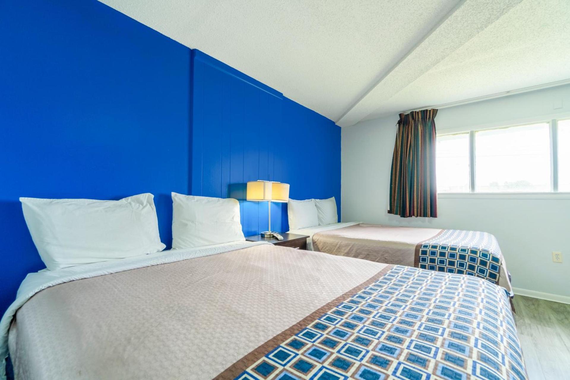 Lamplighter Inn By OYO Independence photo 44