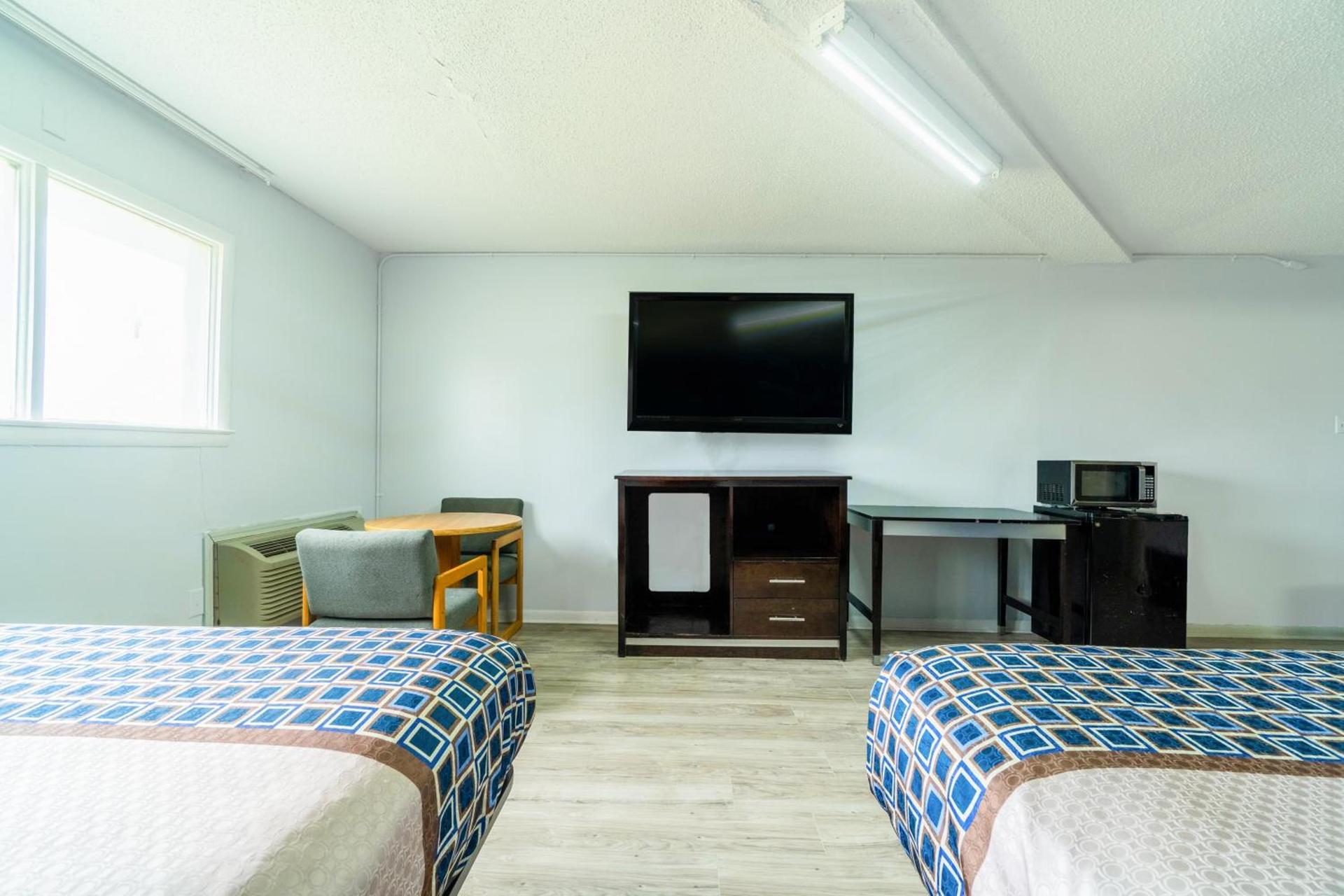 Lamplighter Inn By OYO Independence photo 38