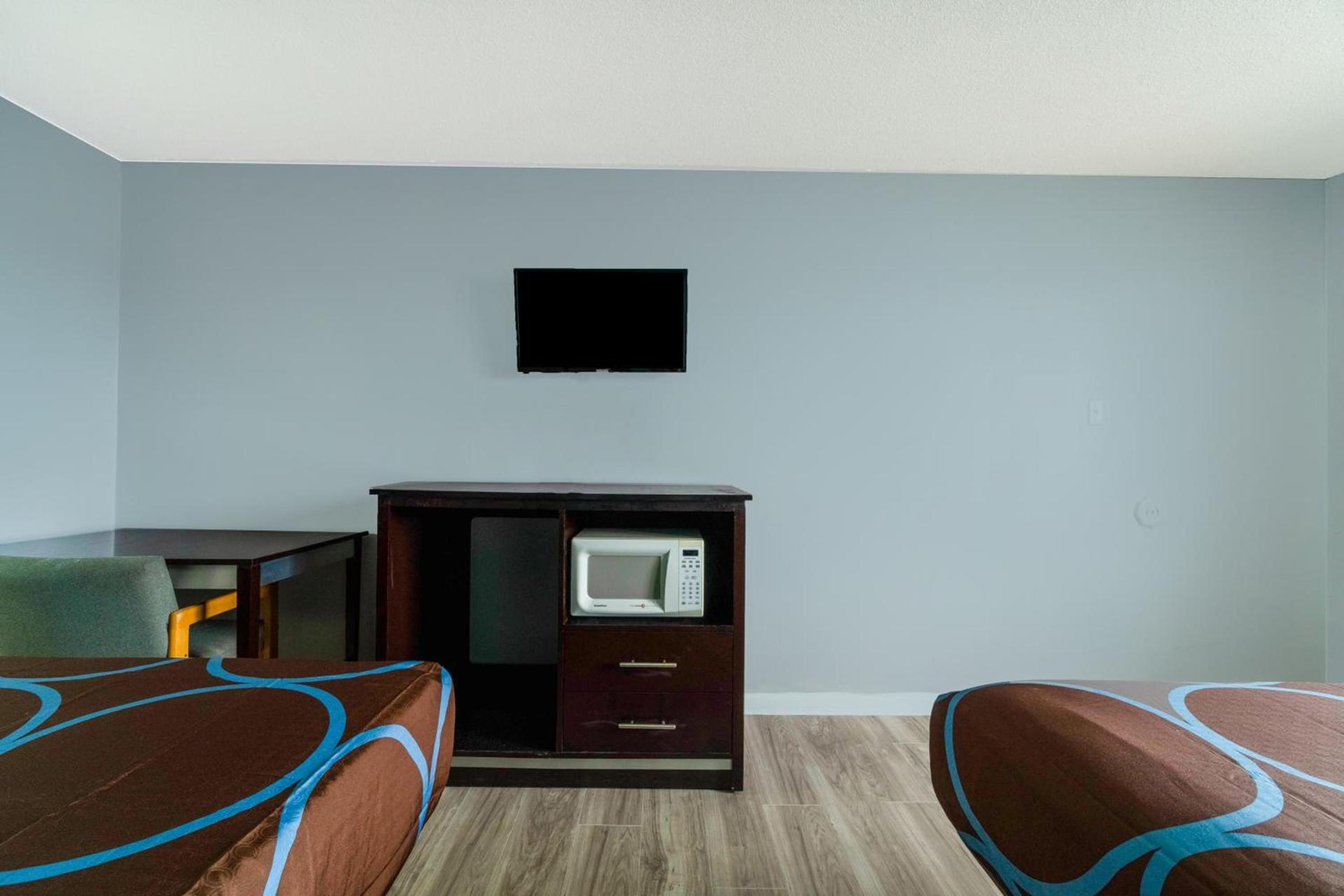 Lamplighter Inn By OYO Independence photo 55