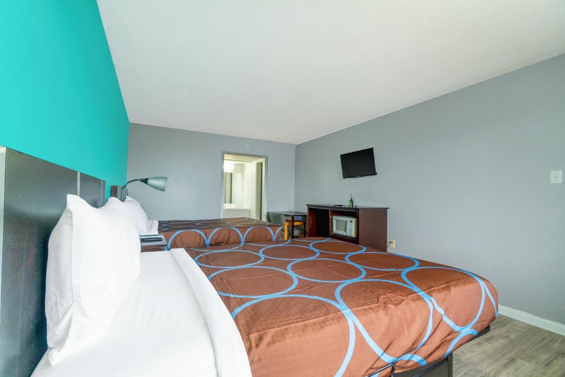 Lamplighter Inn By OYO Independence photo 53