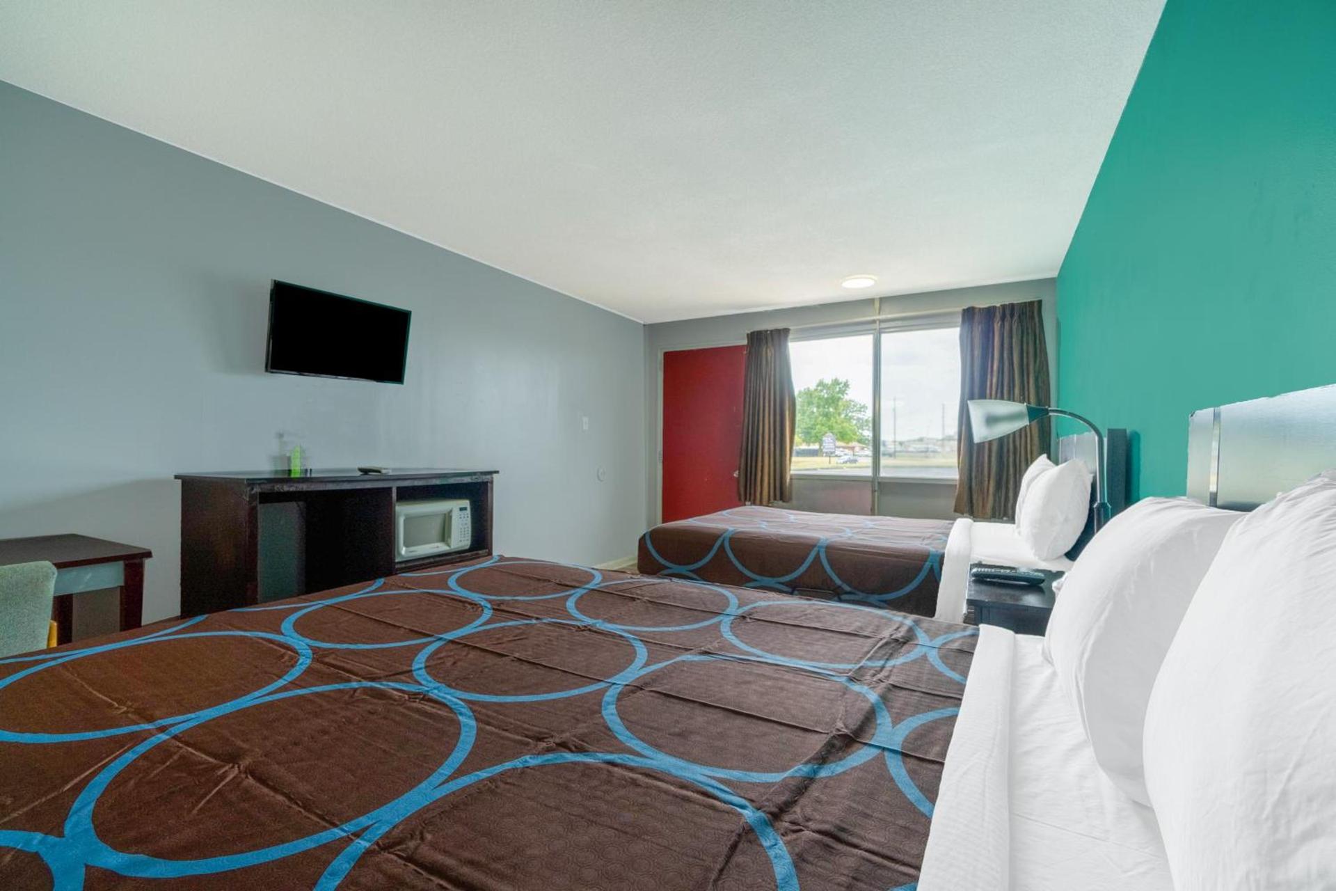 Lamplighter Inn By OYO Independence photo 52