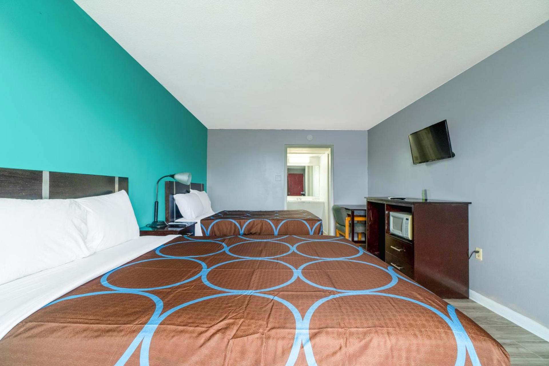 Lamplighter Inn By OYO Independence photo 50