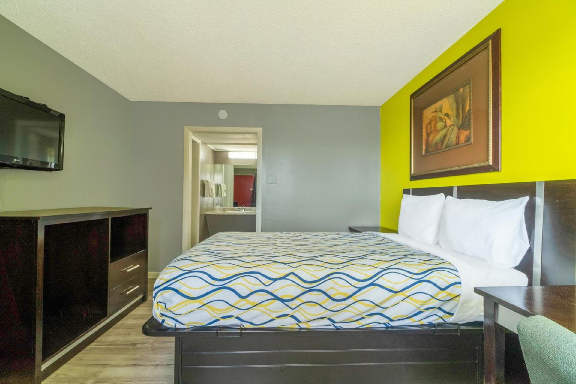 Lamplighter Inn By OYO Independence photo 60