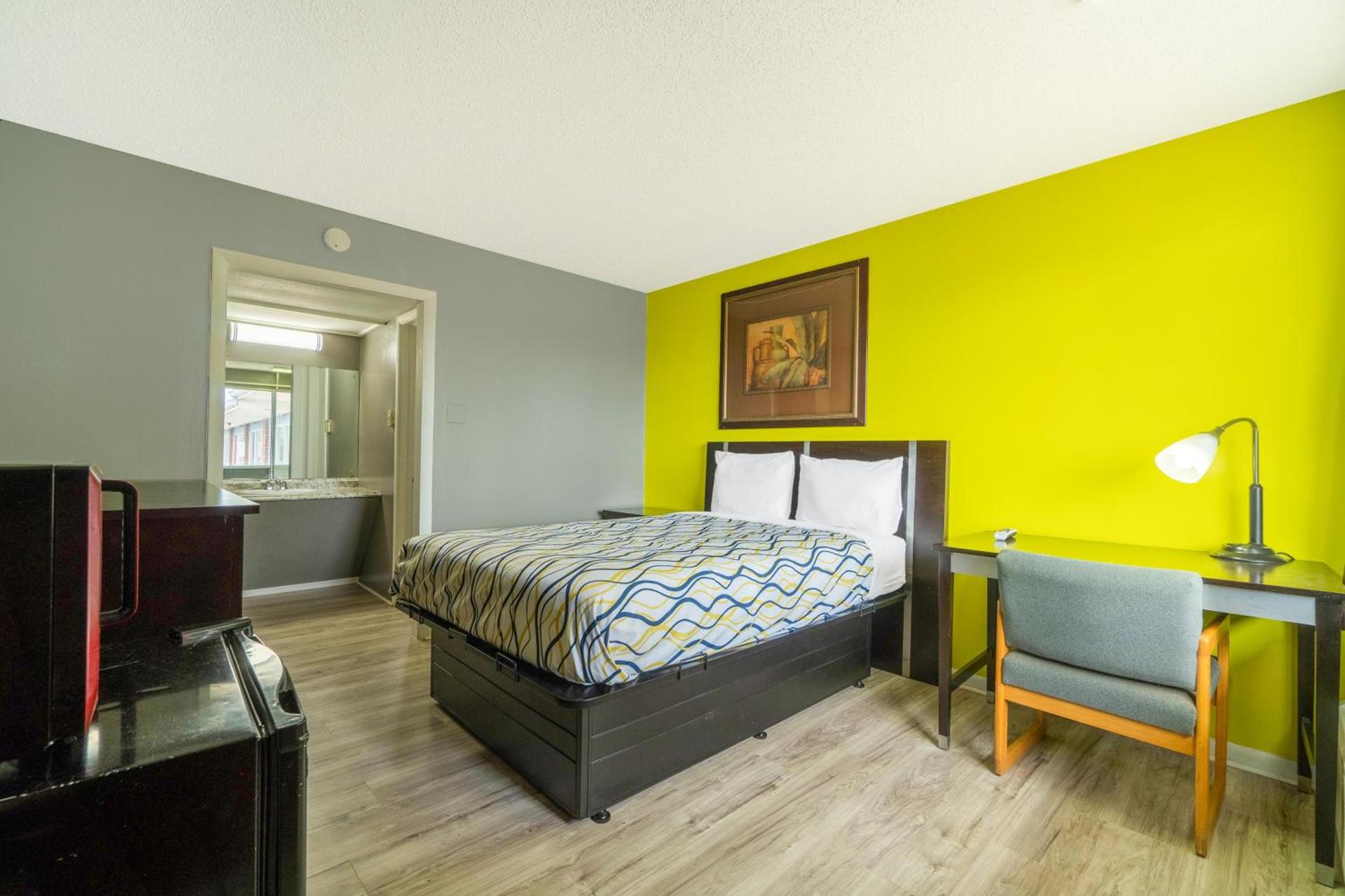 Lamplighter Inn By OYO Independence photo 57