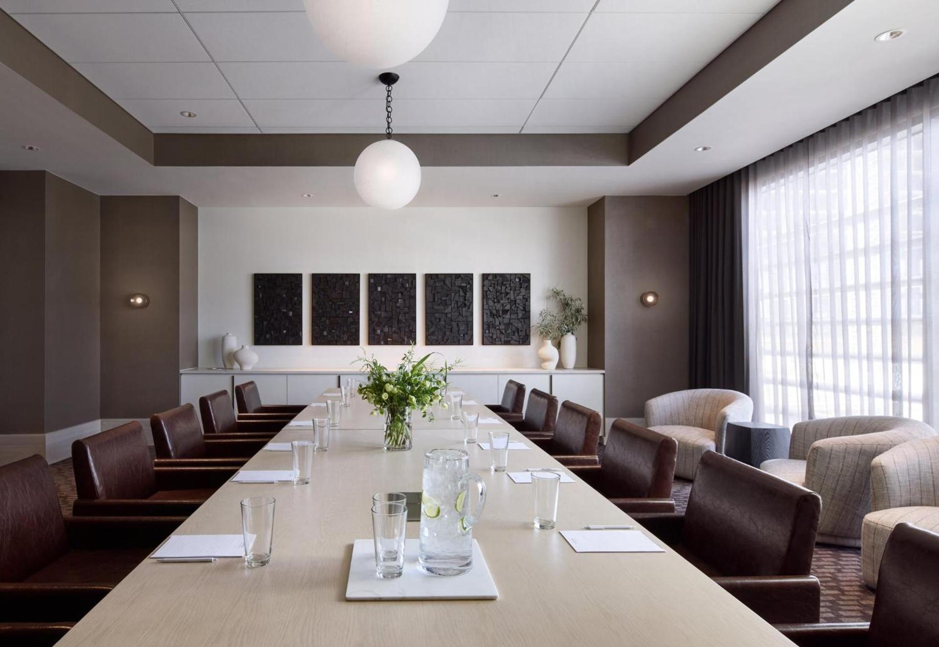 Kimpton Claret Hotel by IHG photo 8