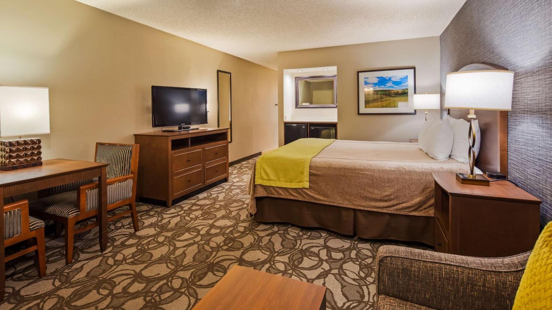 Best Western Plus Black Oak photo 13