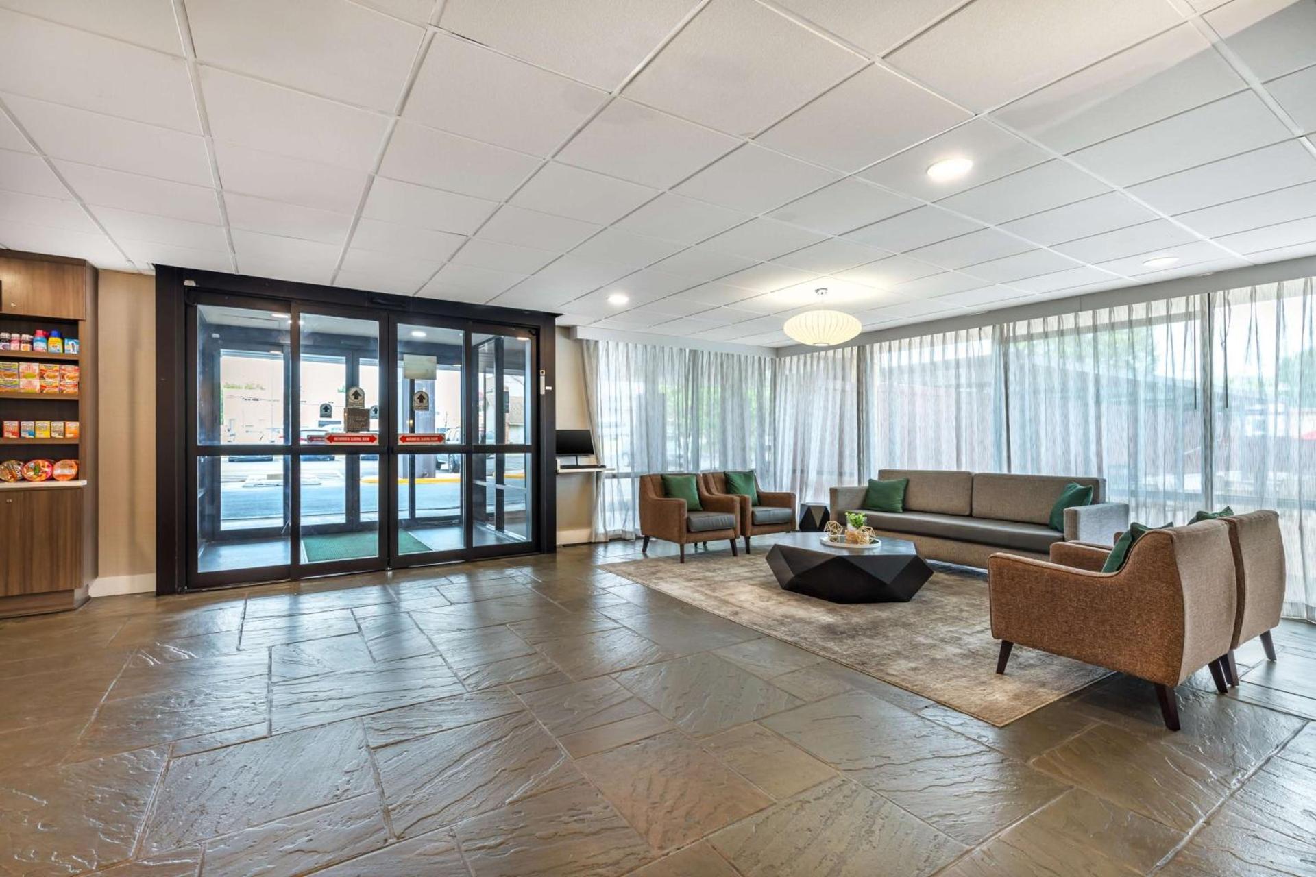 Best Western Plus Laurel photo 2