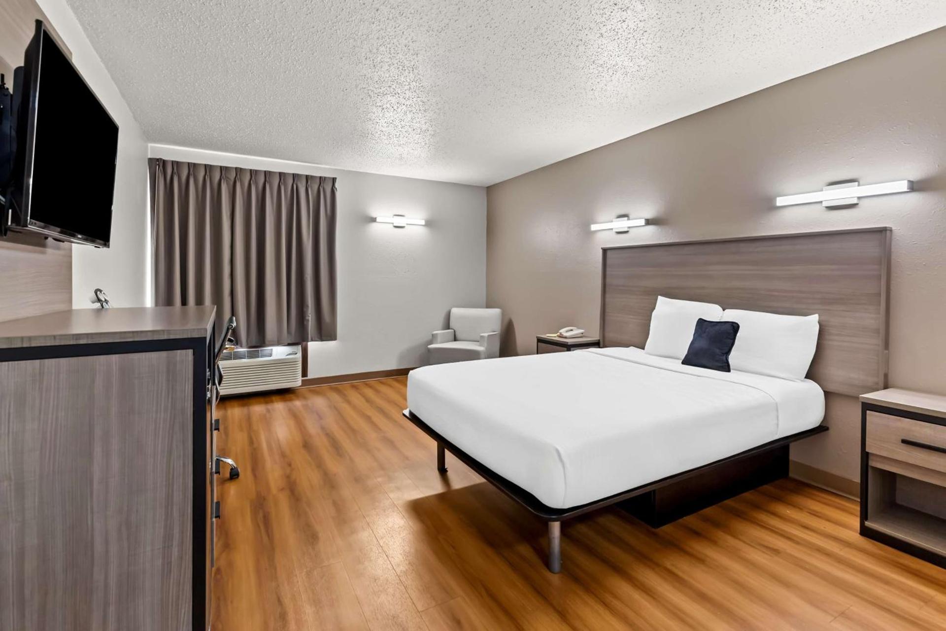 Red Lion Inn & Suites Saint Louis photo 45