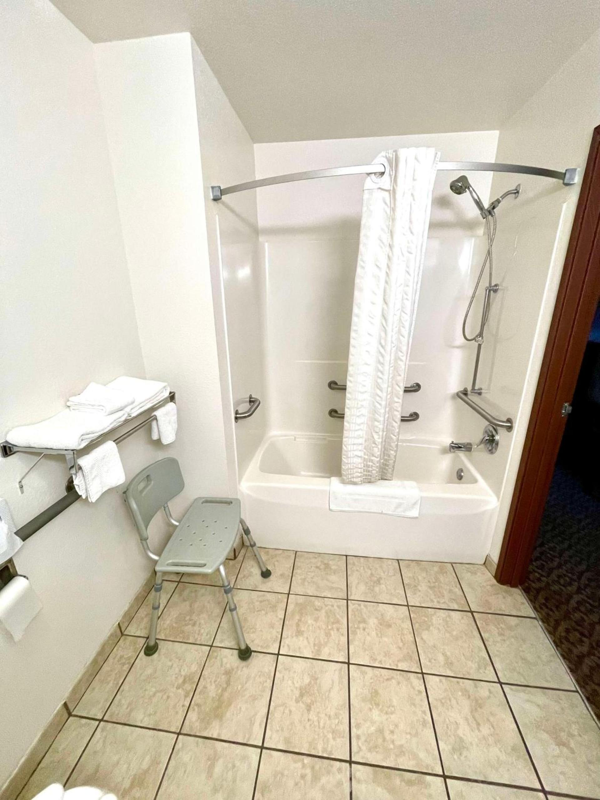 SureStay by Best Western Prince Frederick photo 10