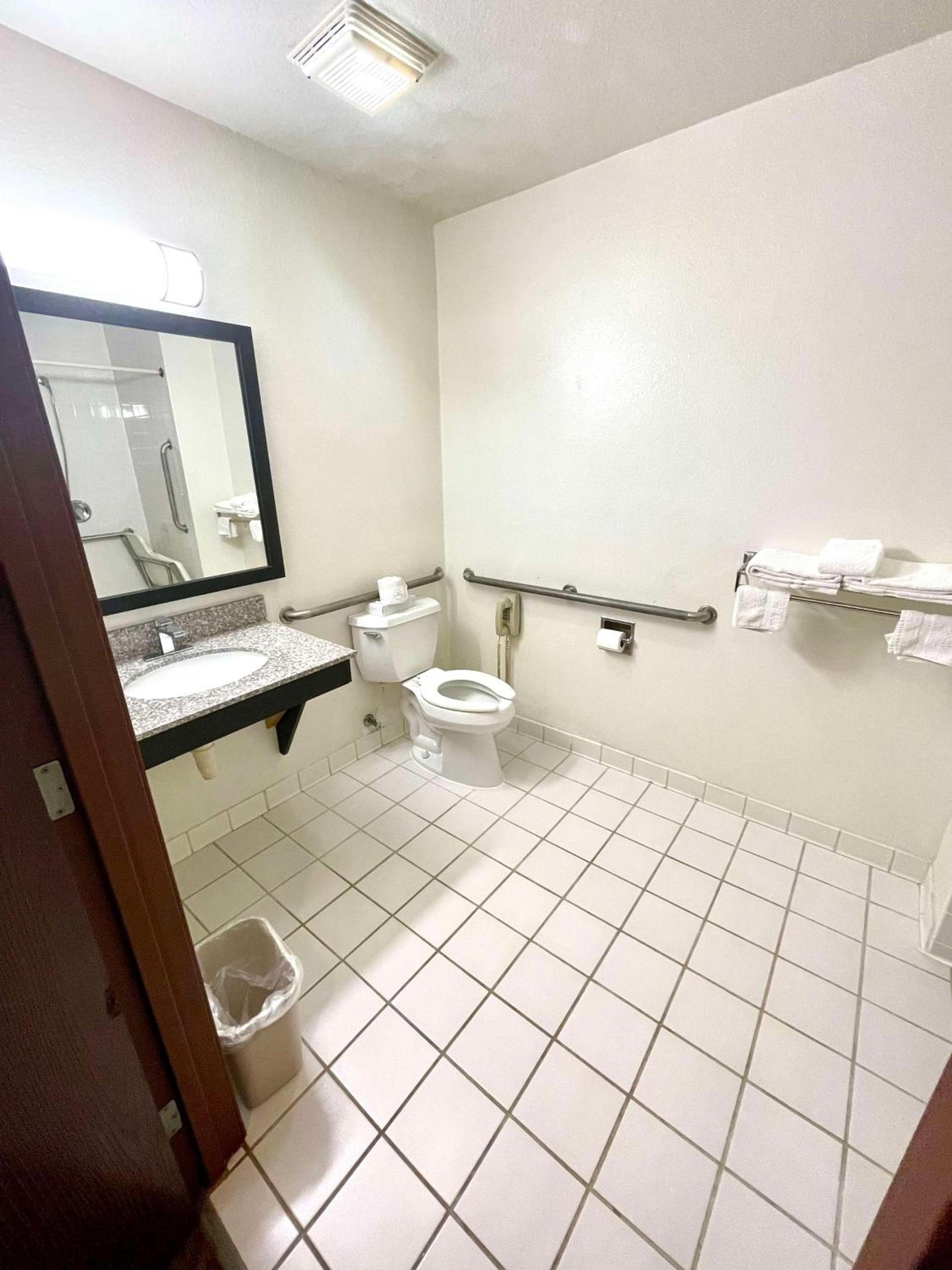 SureStay by Best Western Prince Frederick photo 9