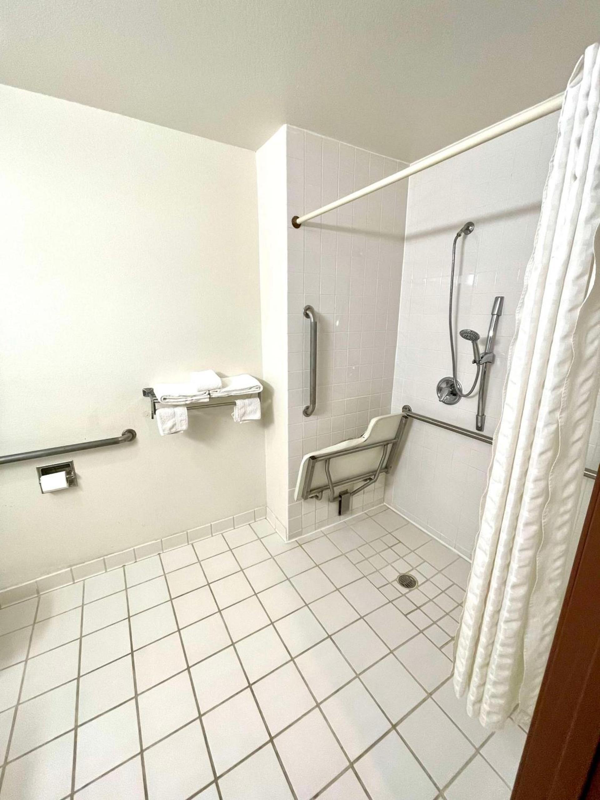 SureStay by Best Western Prince Frederick photo 11