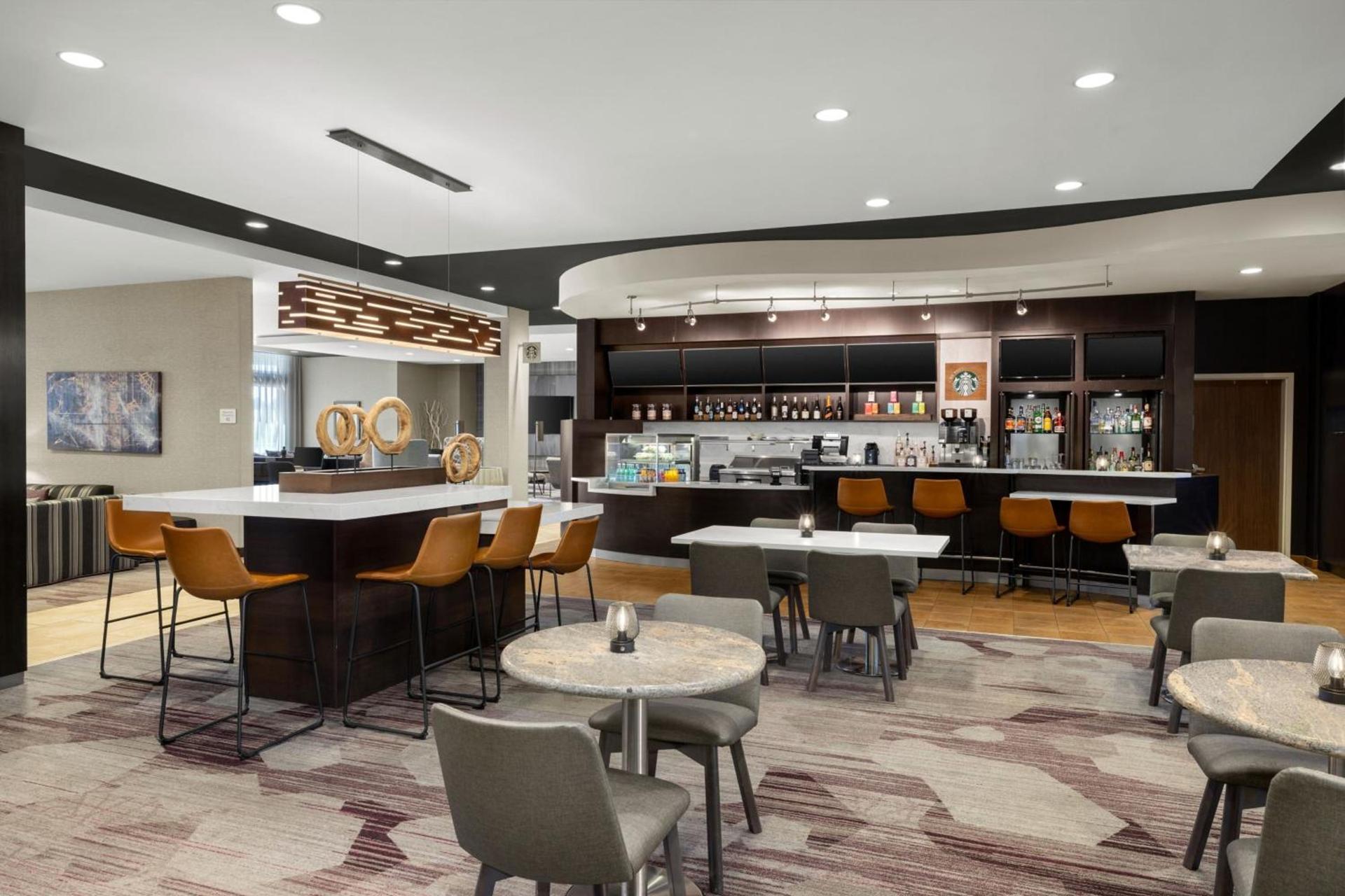 Courtyard by Marriott Omaha Bellevue at Beardmore Event Center photo 51