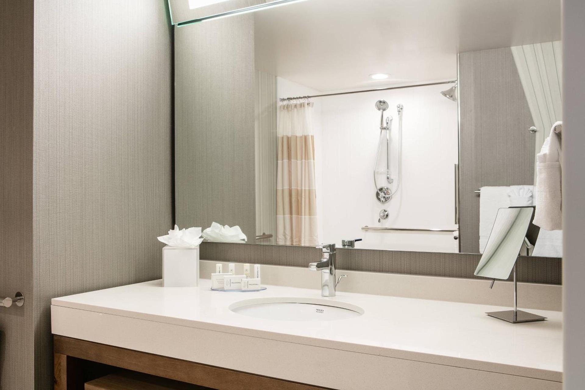 Courtyard by Marriott Omaha Bellevue at Beardmore Event Center photo 15