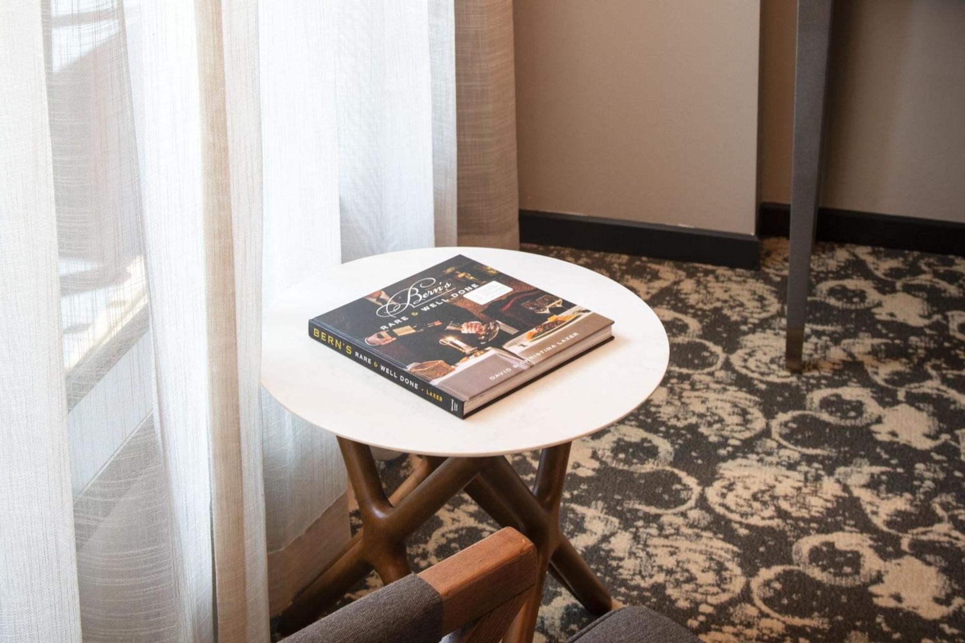 Epicurean Atlanta, Autograph Collection photo 30