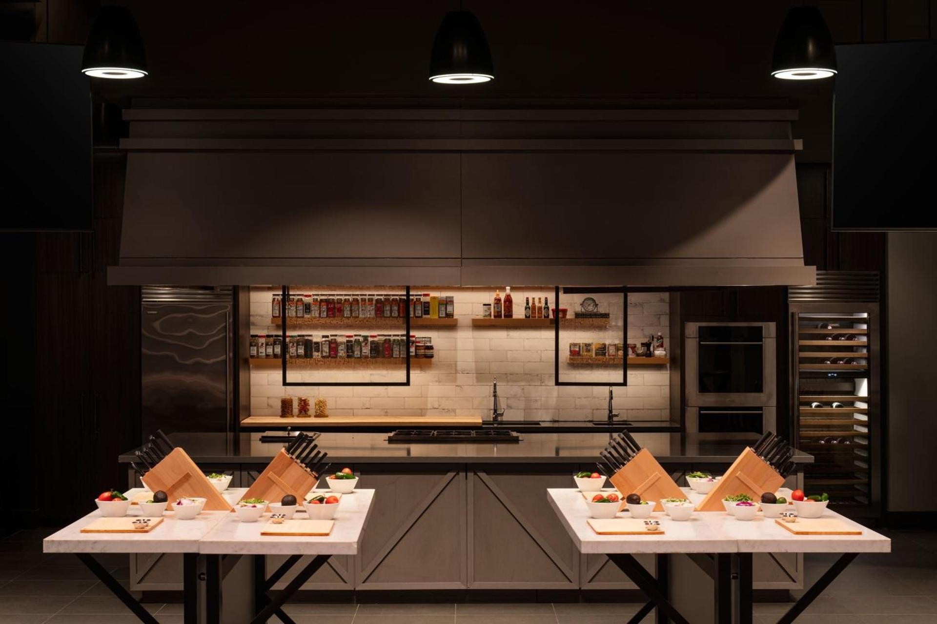 Epicurean Atlanta, Autograph Collection photo 94