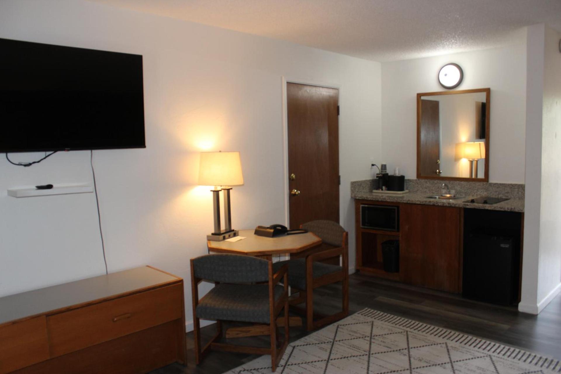 Cedarwood Inn of Ashland photo 23
