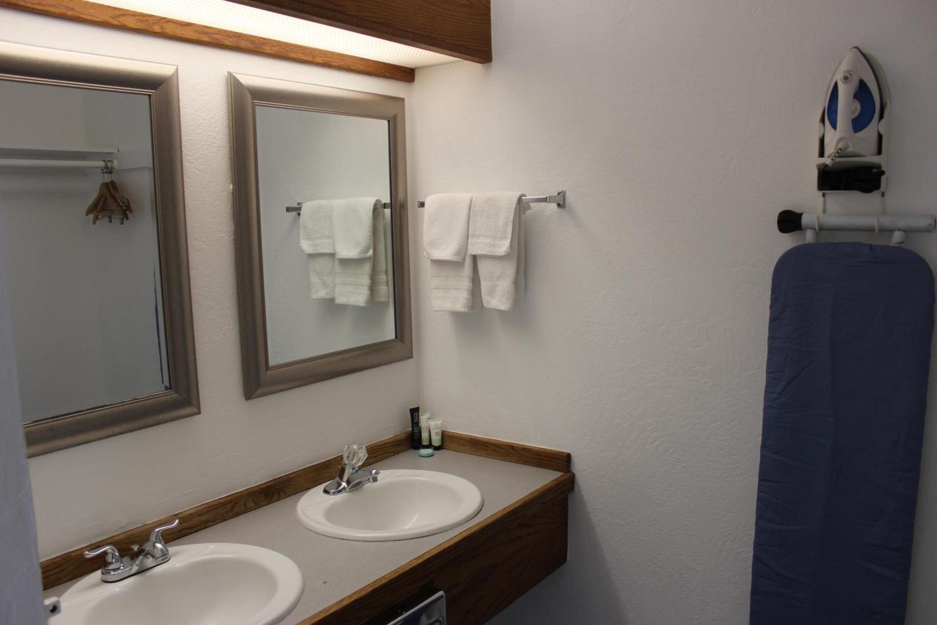 Cedarwood Inn of Ashland photo 83
