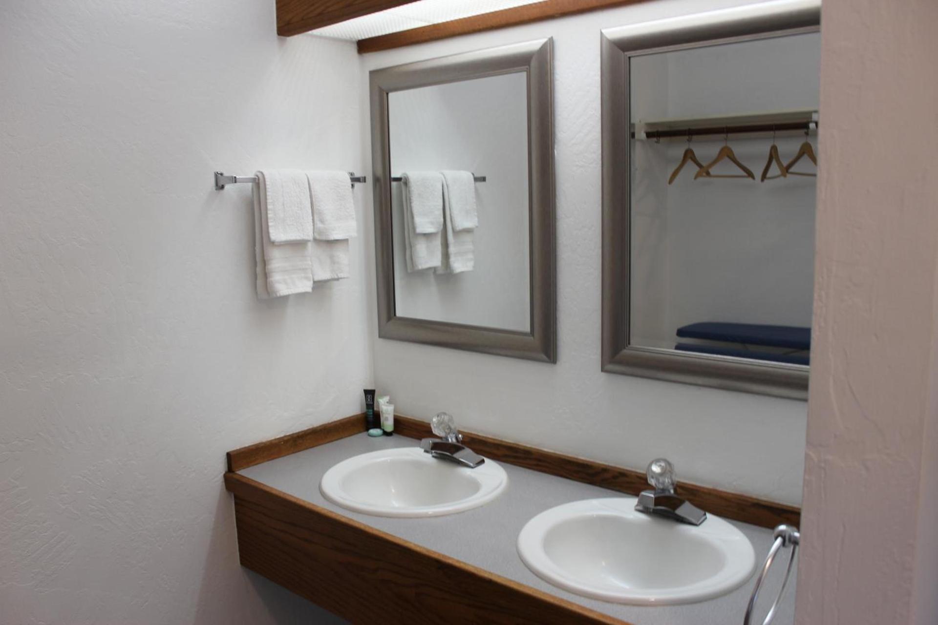 Cedarwood Inn of Ashland photo 81