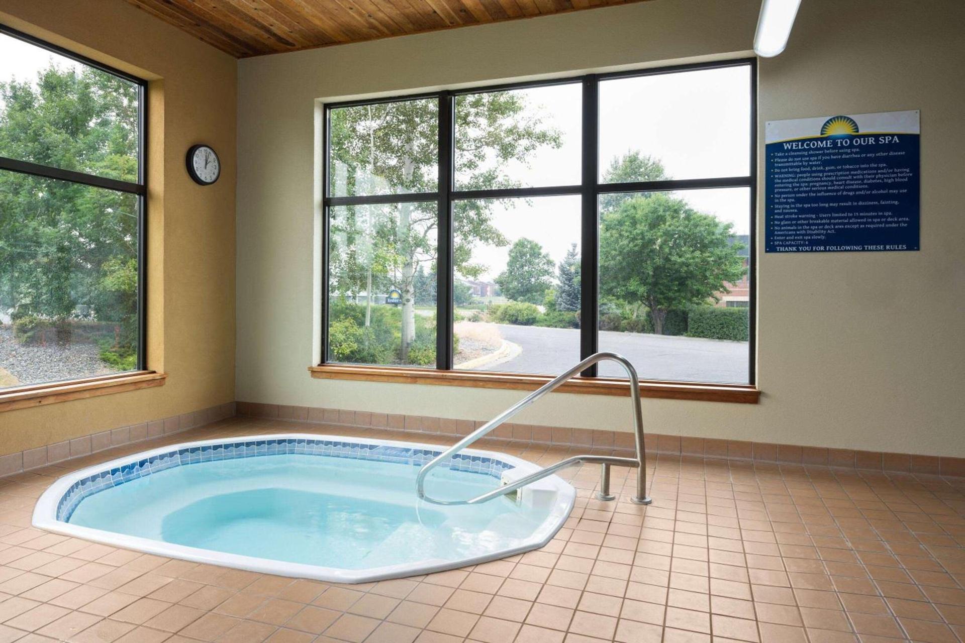 Days Inn & Suites by Wyndham Bozeman photo 8