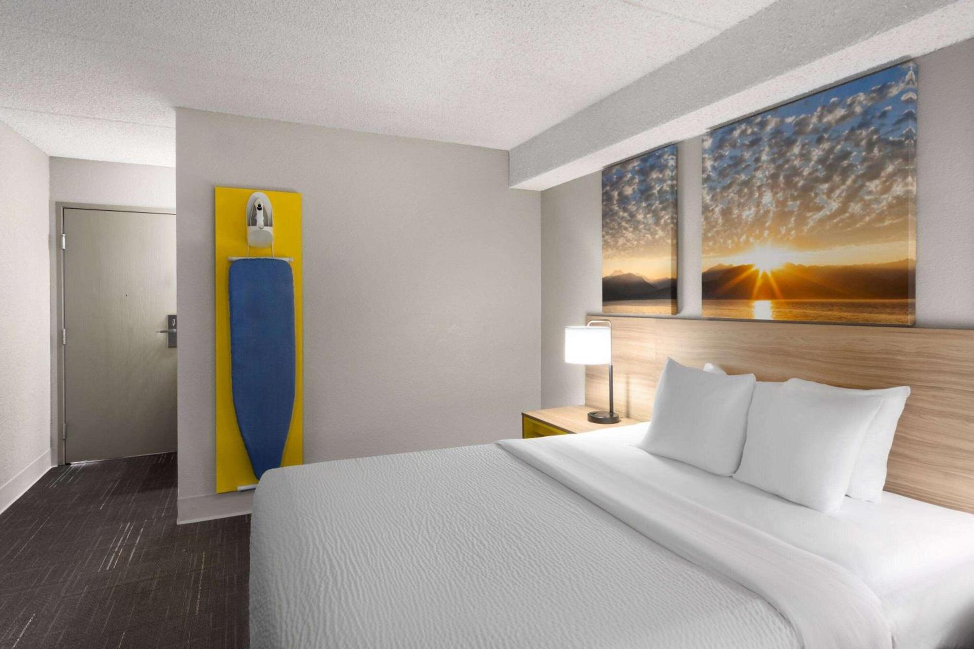 Days Inn & Suites by Wyndham Bozeman photo 12