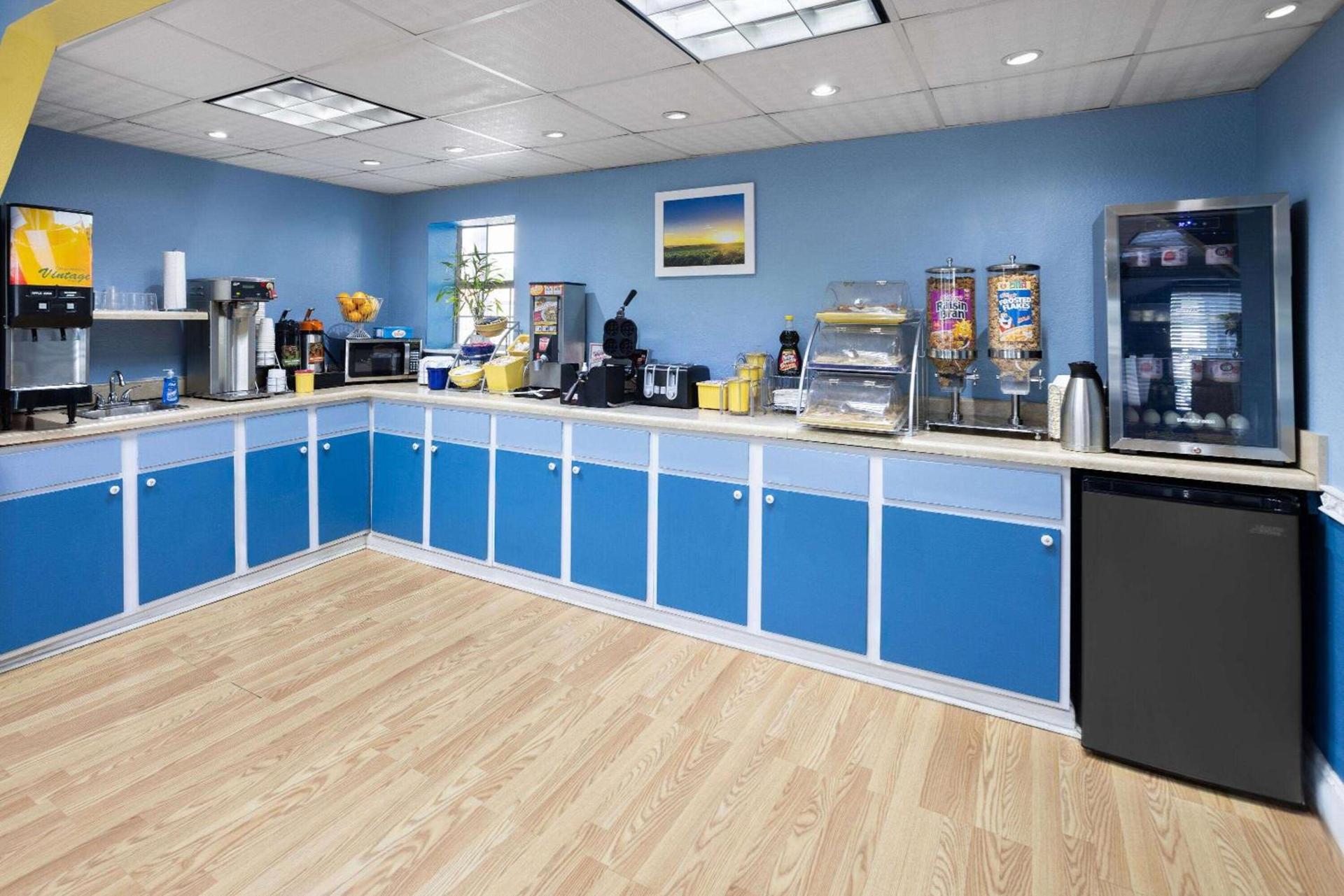 Quality Inn Waycross photo 22