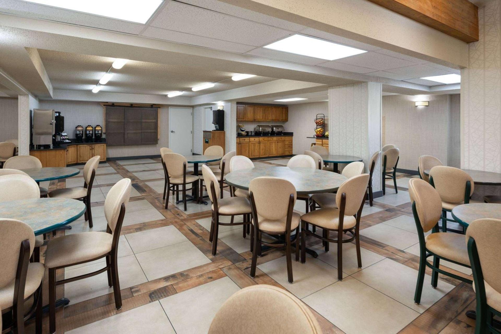 Days Inn & Suites by Wyndham Bozeman photo 34
